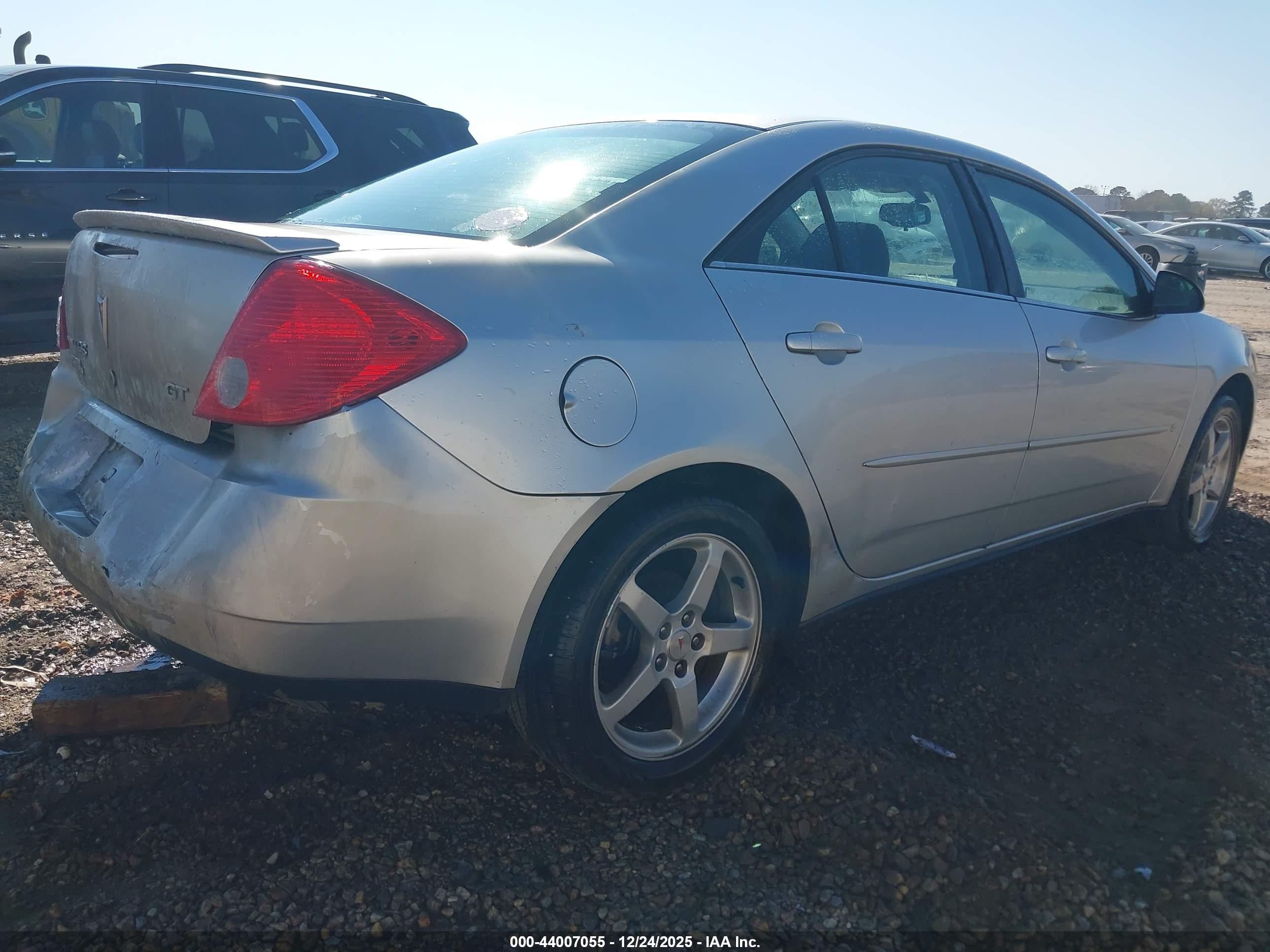 PONTIAC G6 image 4