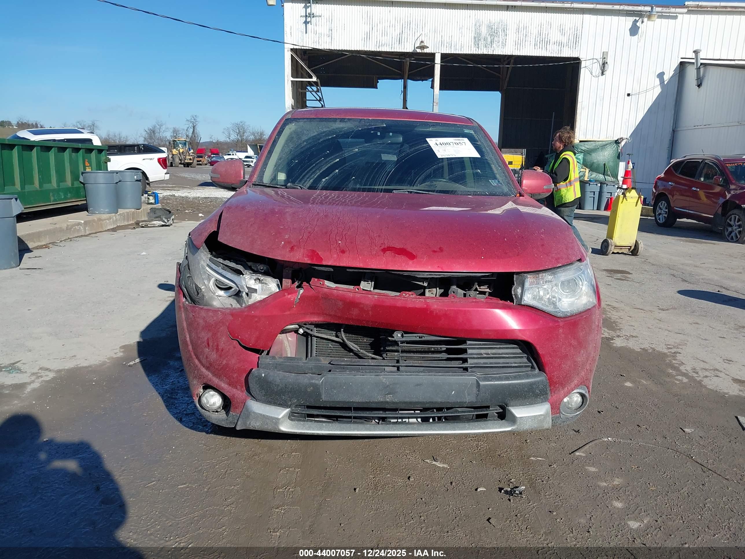 MITSUBISHI OUTLANDER image 6