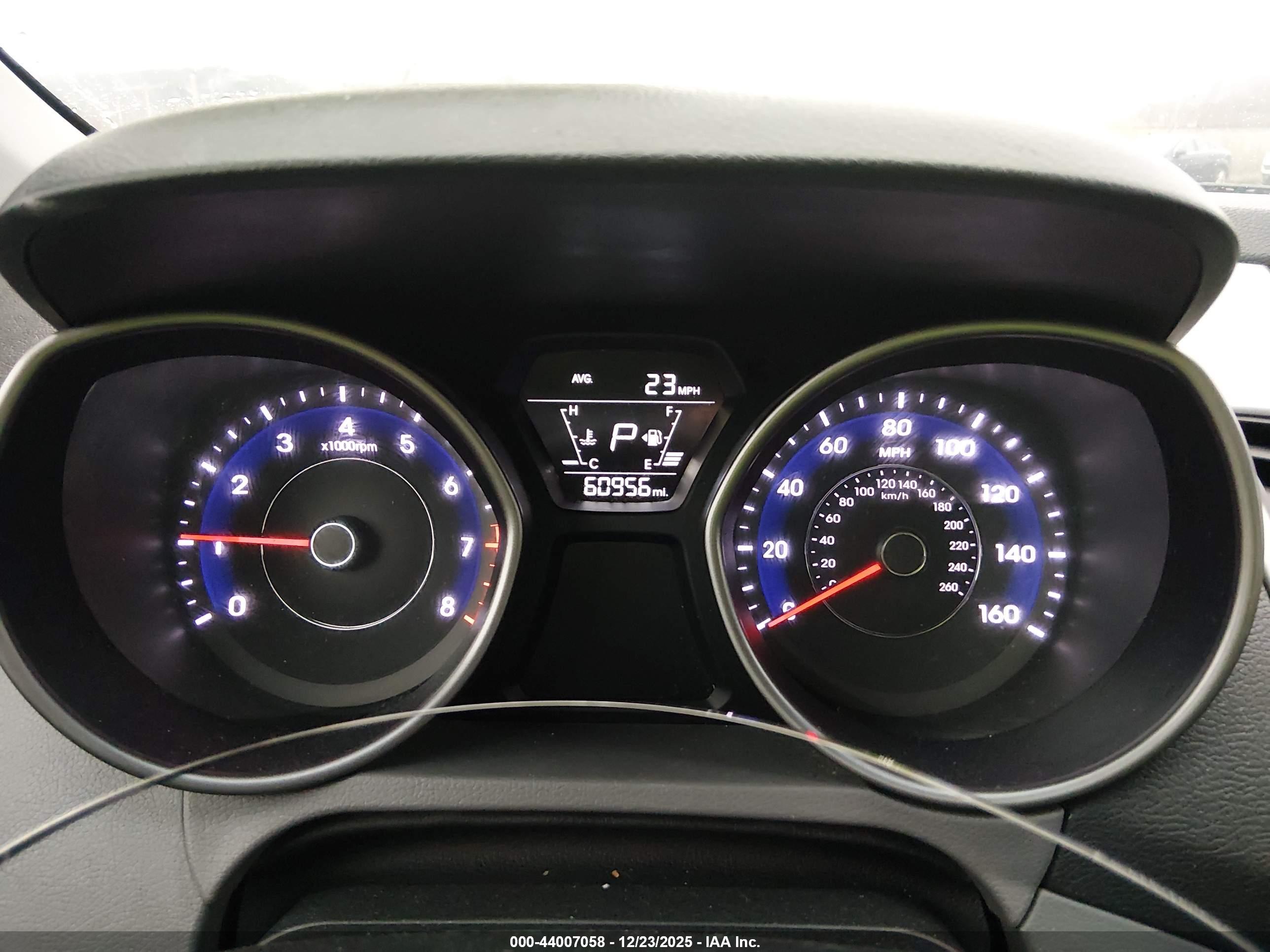 HYUNDAI ELANTRA image 7