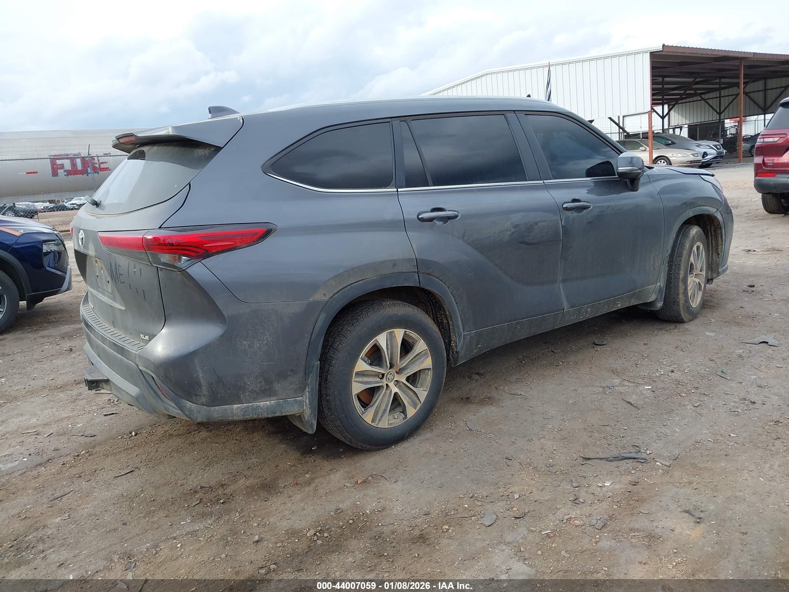 TOYOTA HIGHLANDER image 4