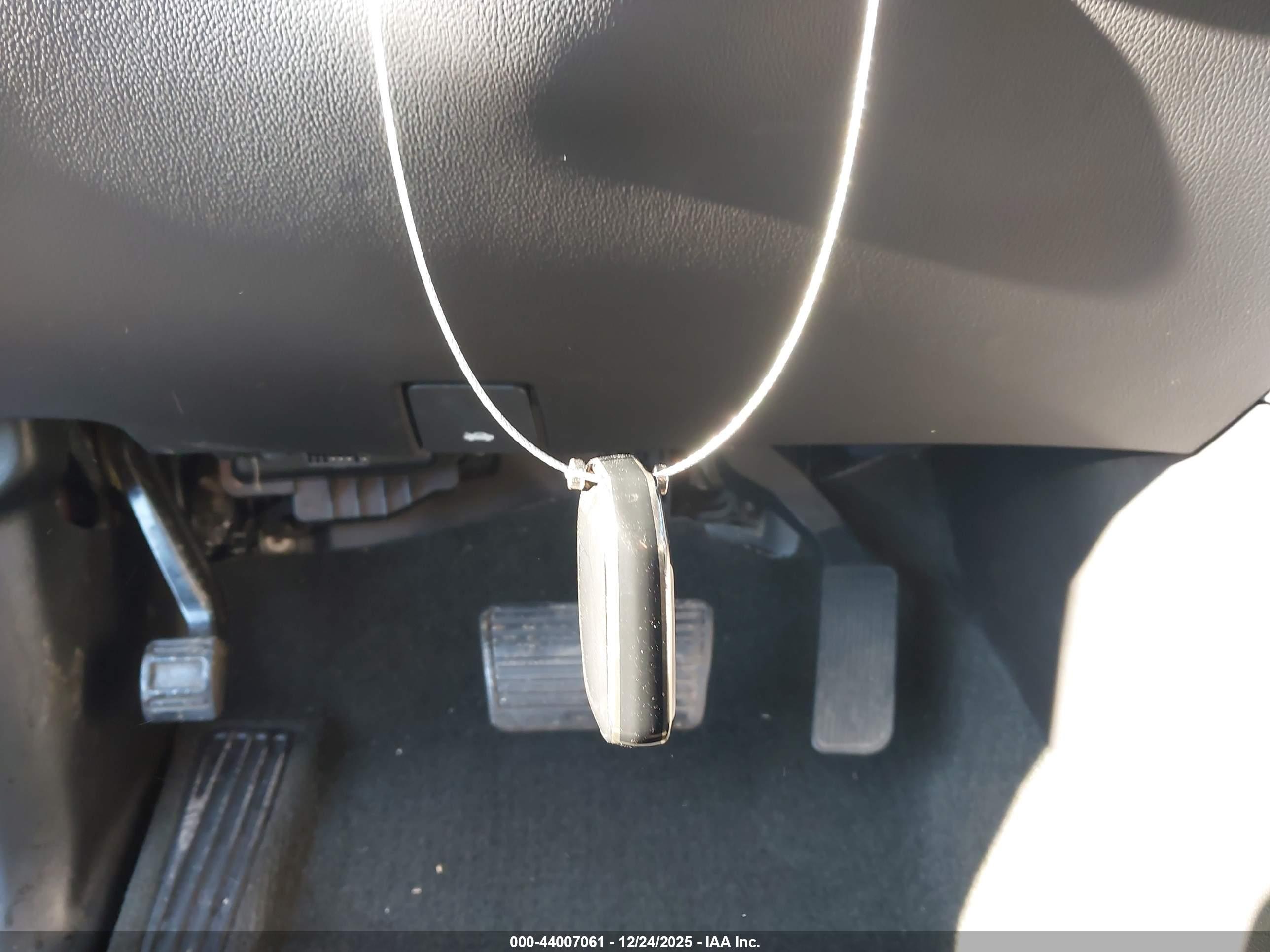 CHEVROLET TAHOE image 11