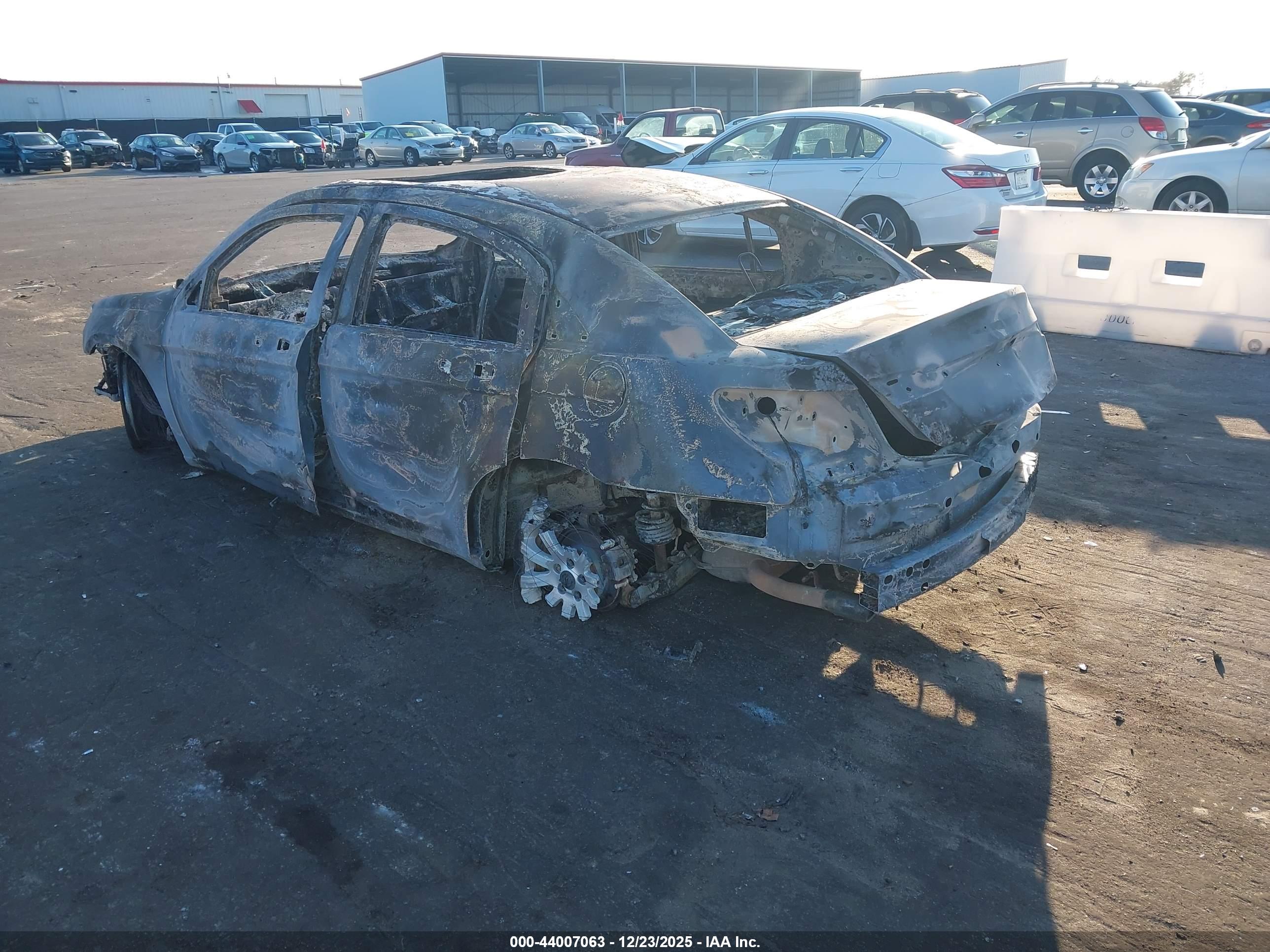 CHRYSLER 200 image 3