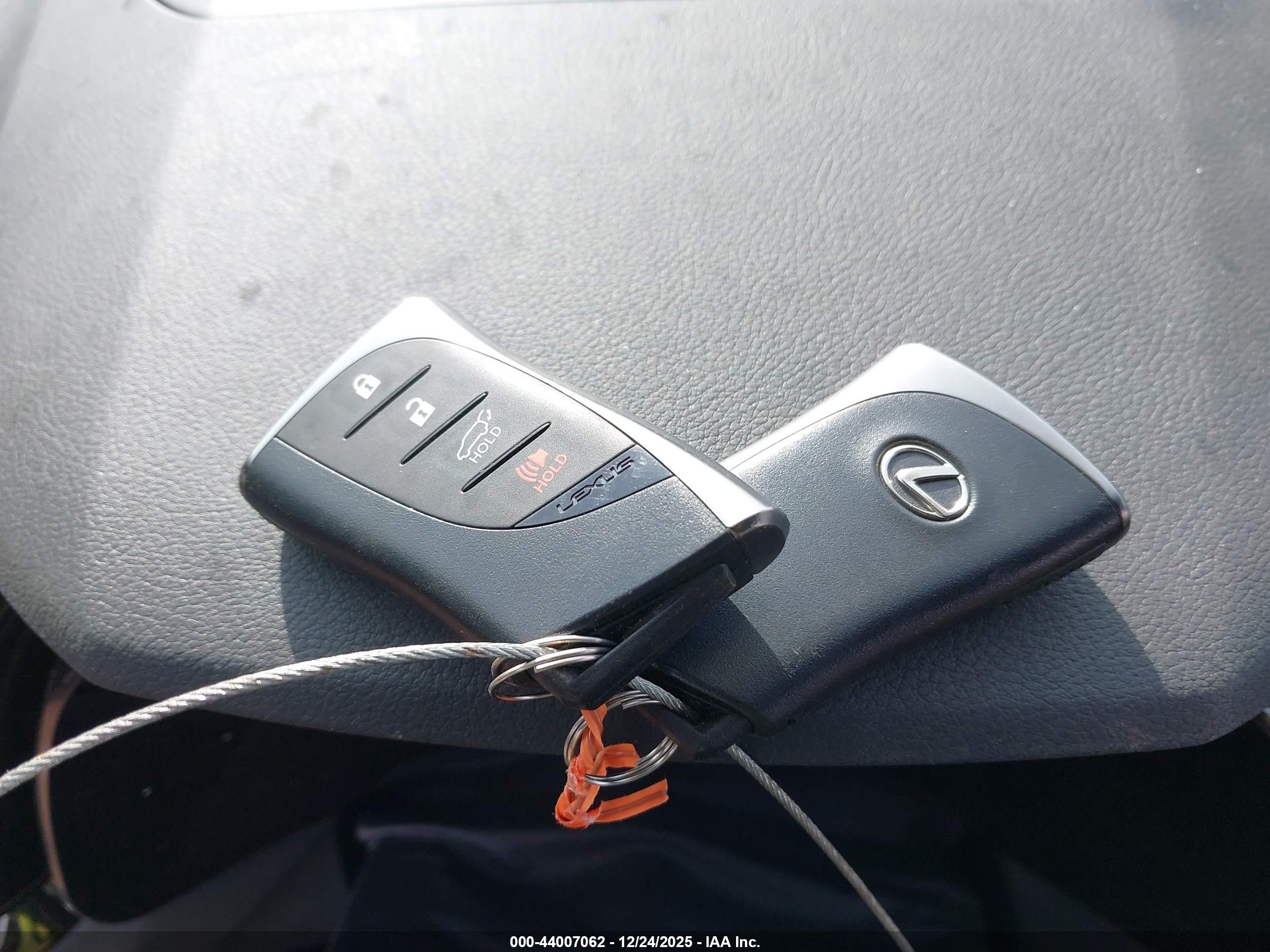 LEXUS RX image 11