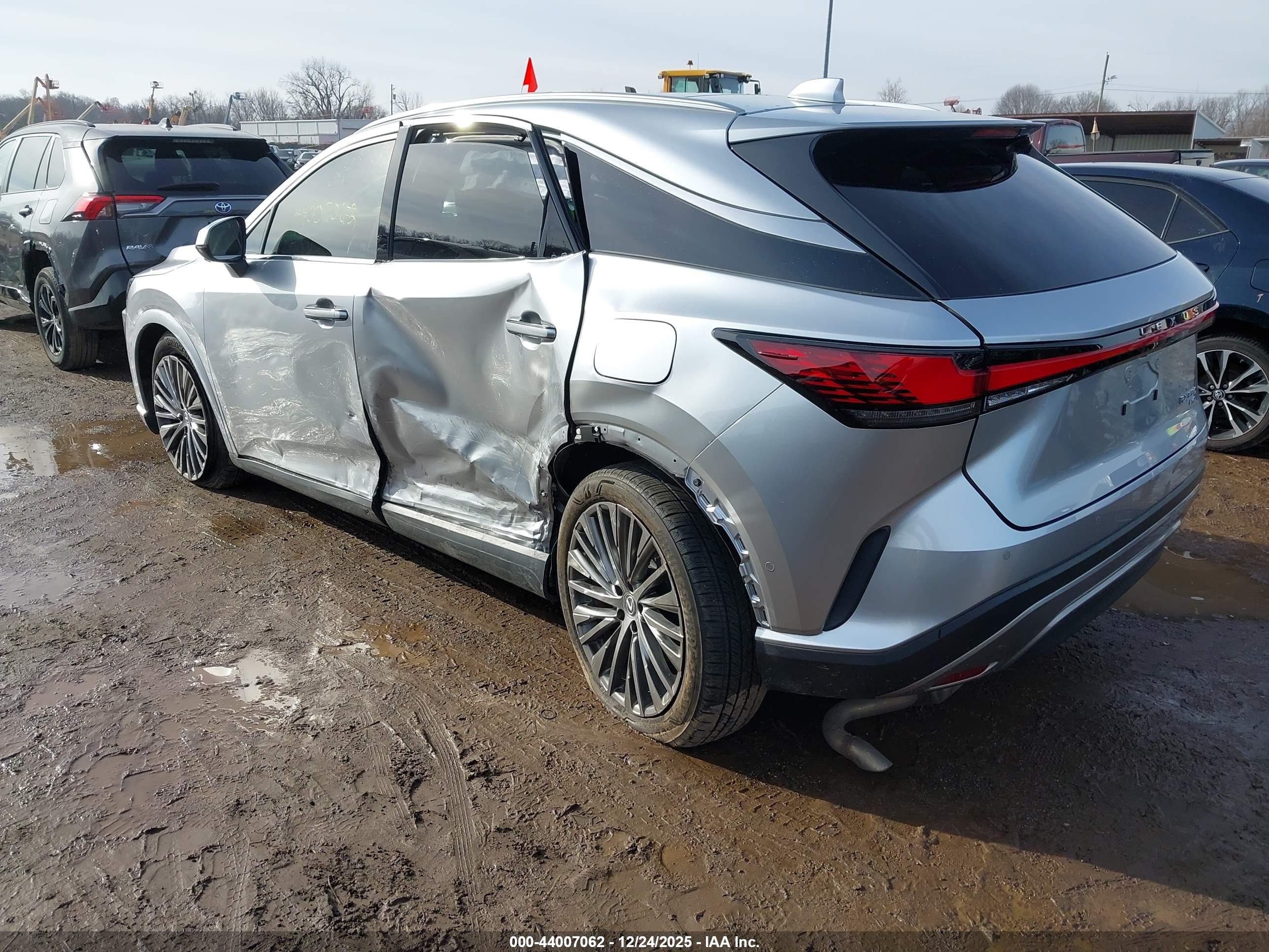 LEXUS RX image 3