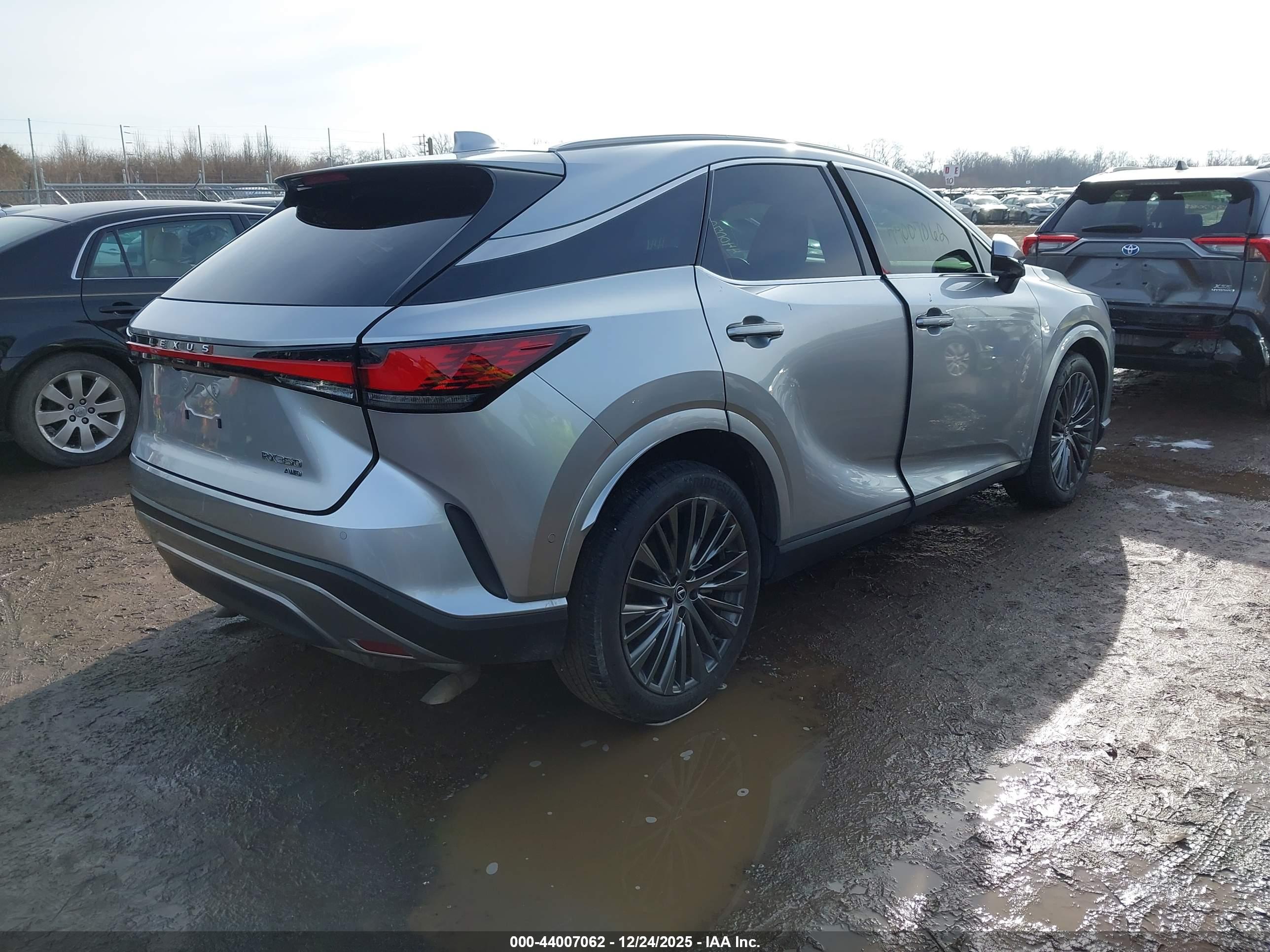 LEXUS RX image 4