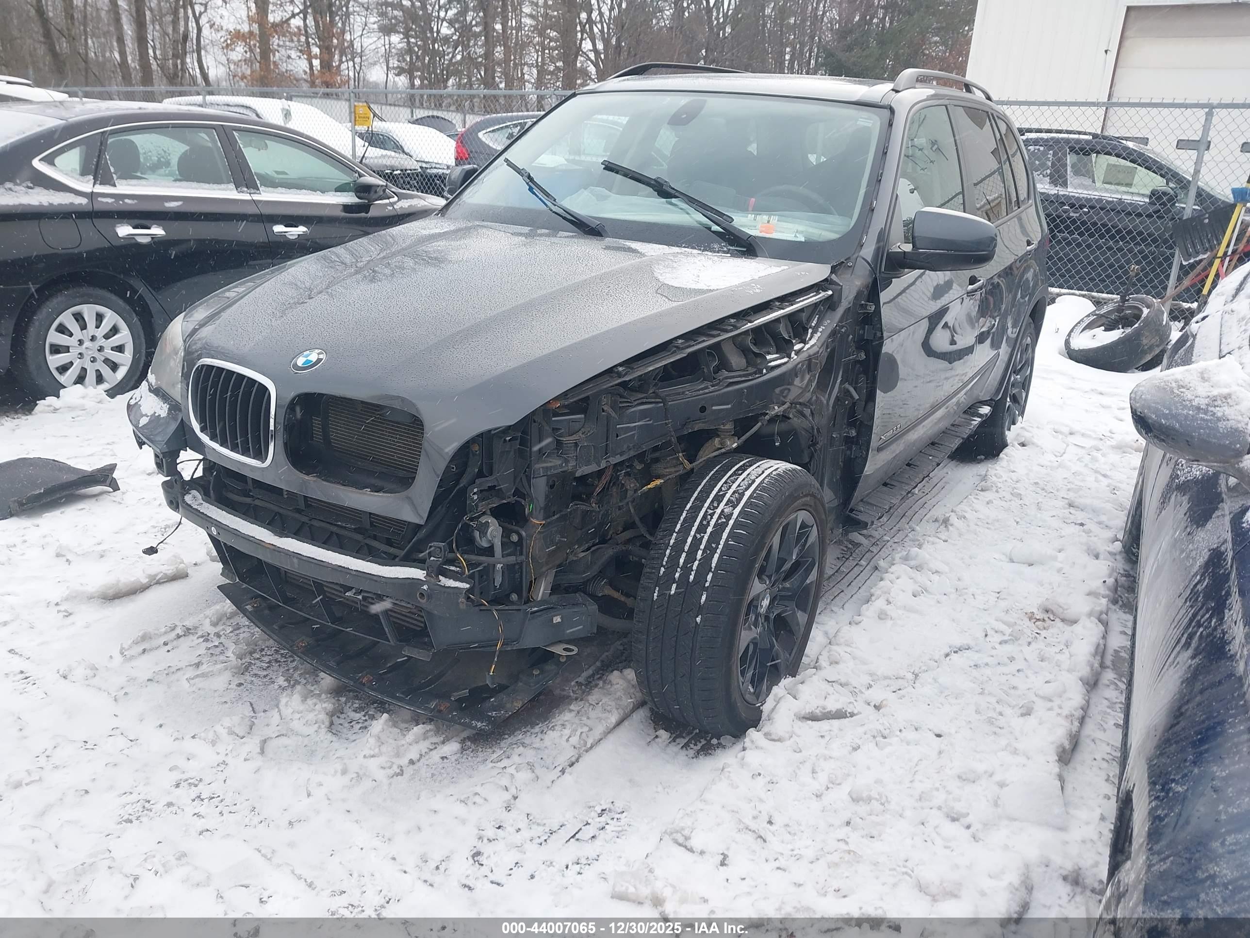 BMW X5 image 2