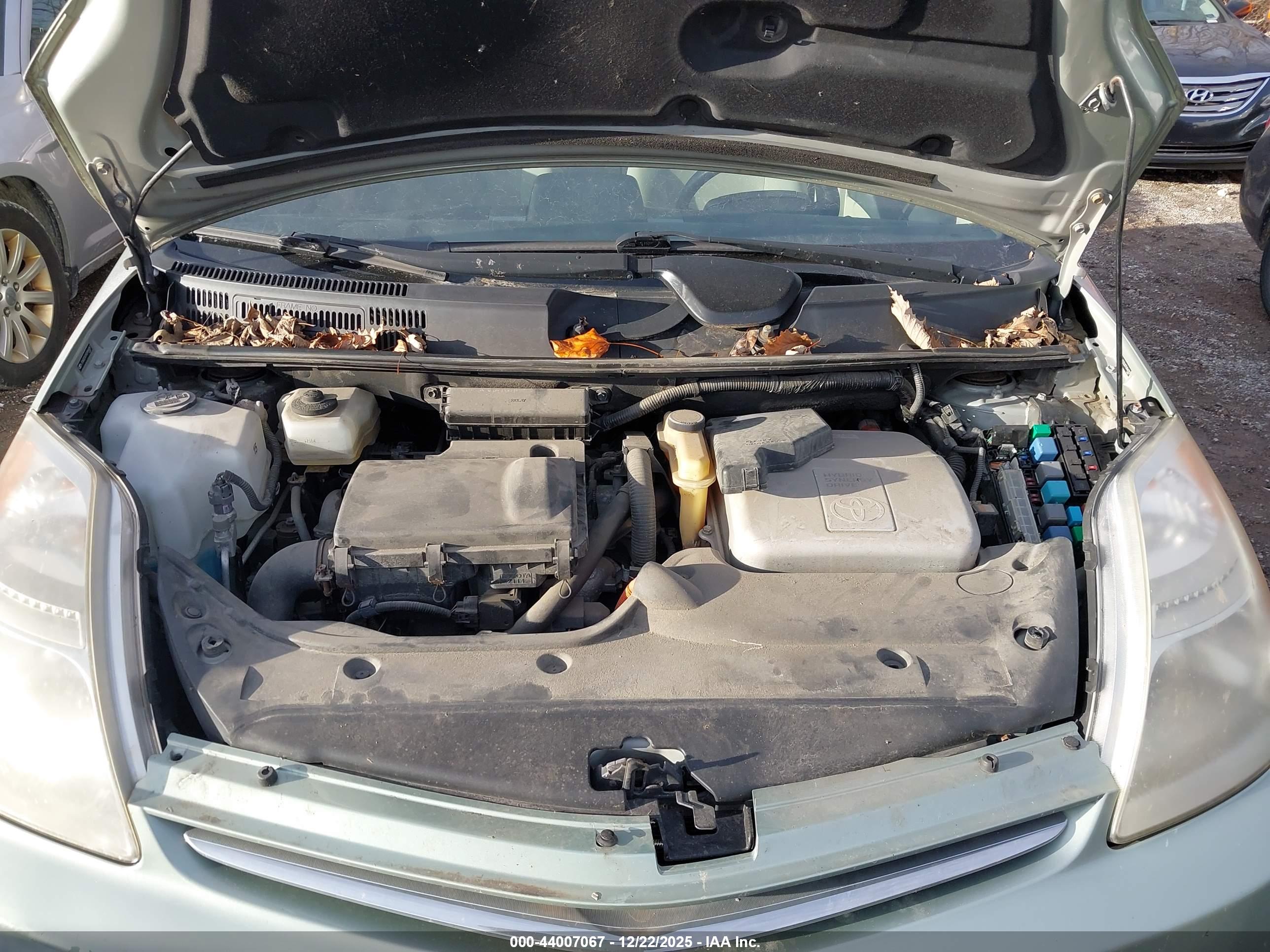 TOYOTA PRIUS image 10