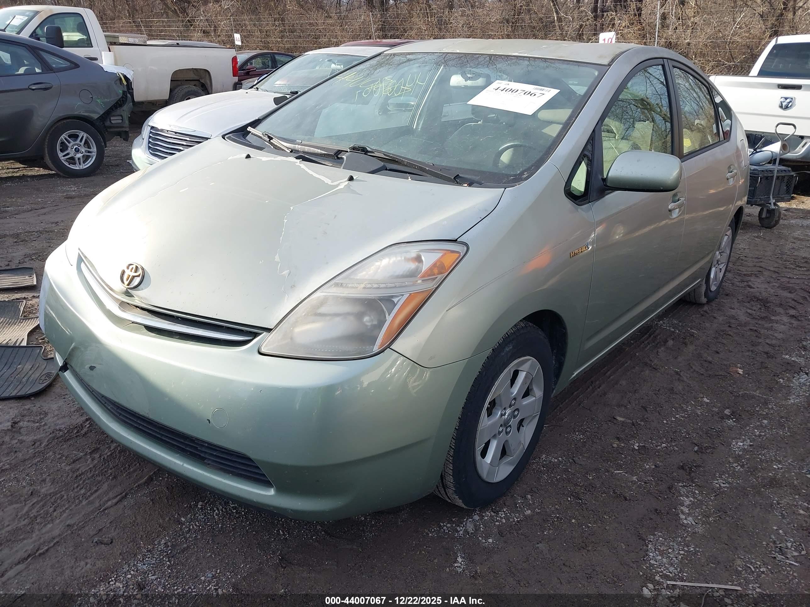 TOYOTA PRIUS image 2