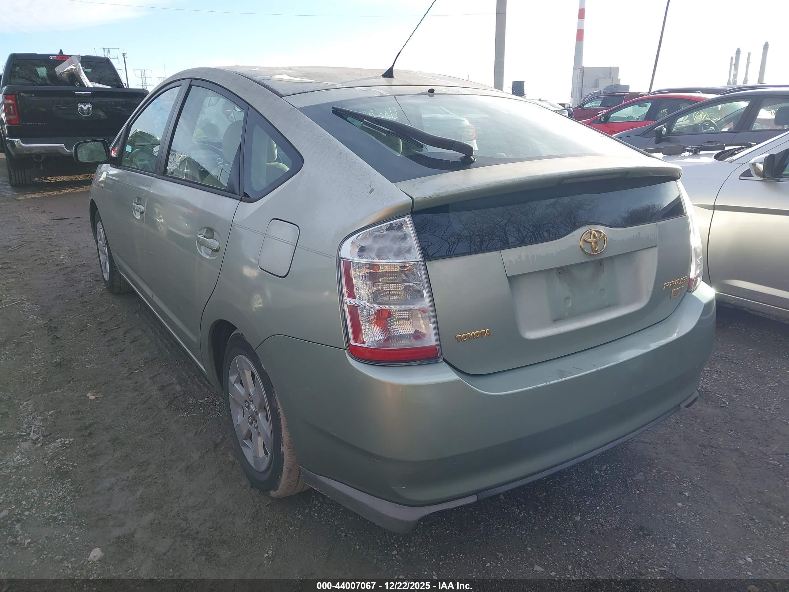 TOYOTA PRIUS image 3