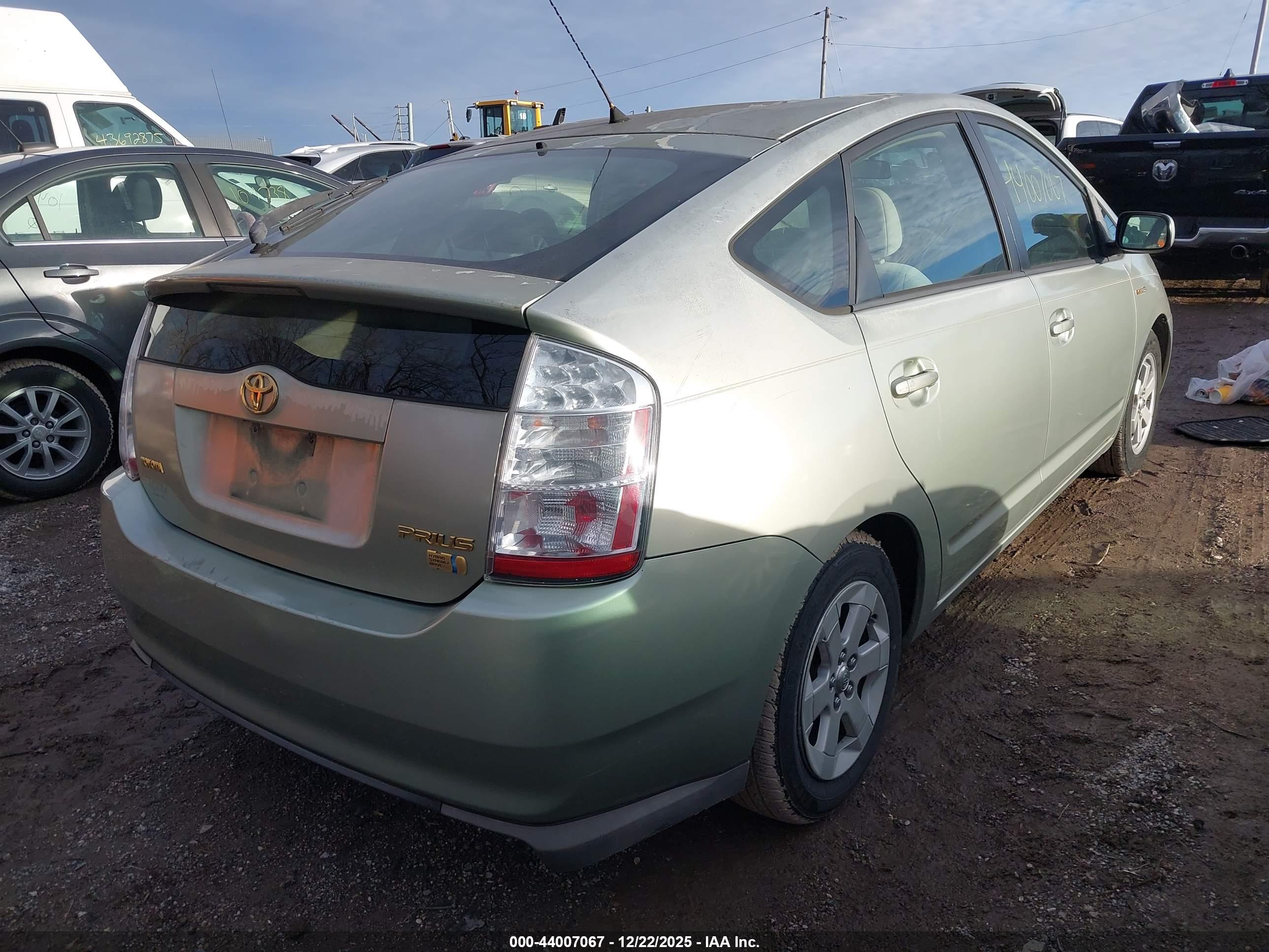 TOYOTA PRIUS image 4