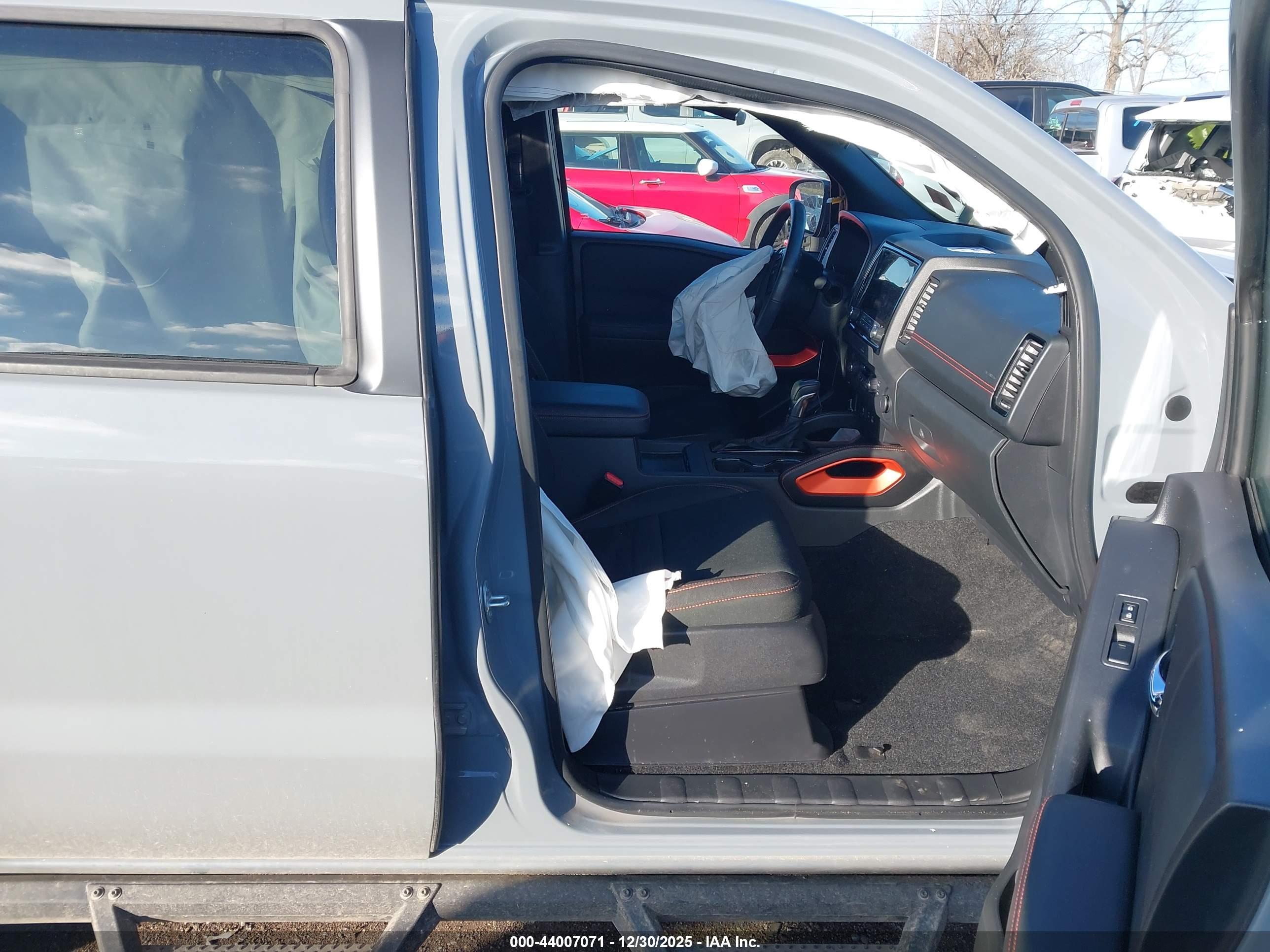 NISSAN FRONTIER image 5