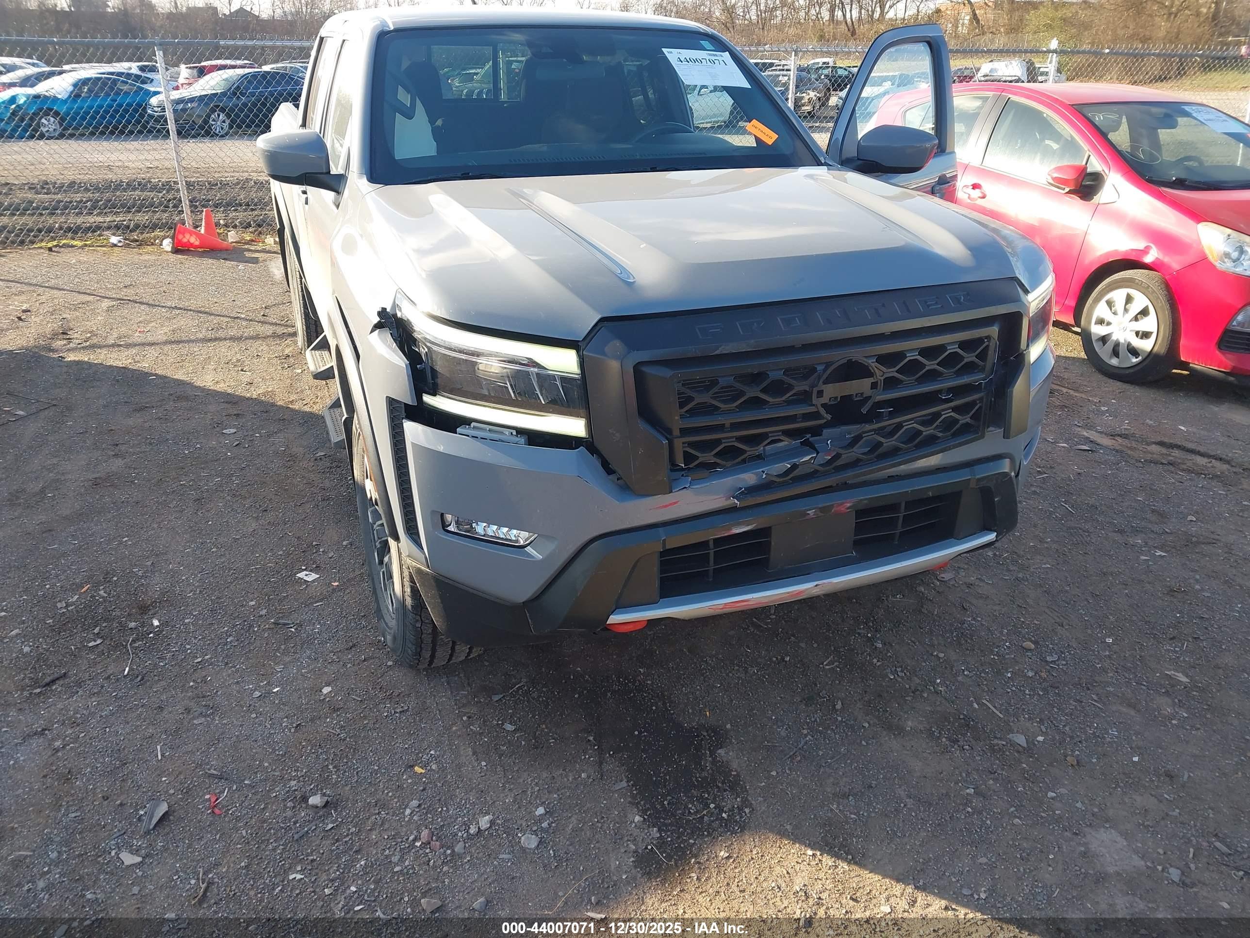 NISSAN FRONTIER image 6