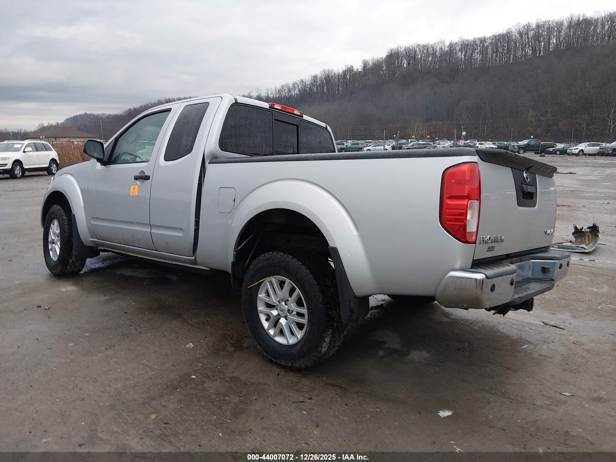 NISSAN FRONTIER image 3
