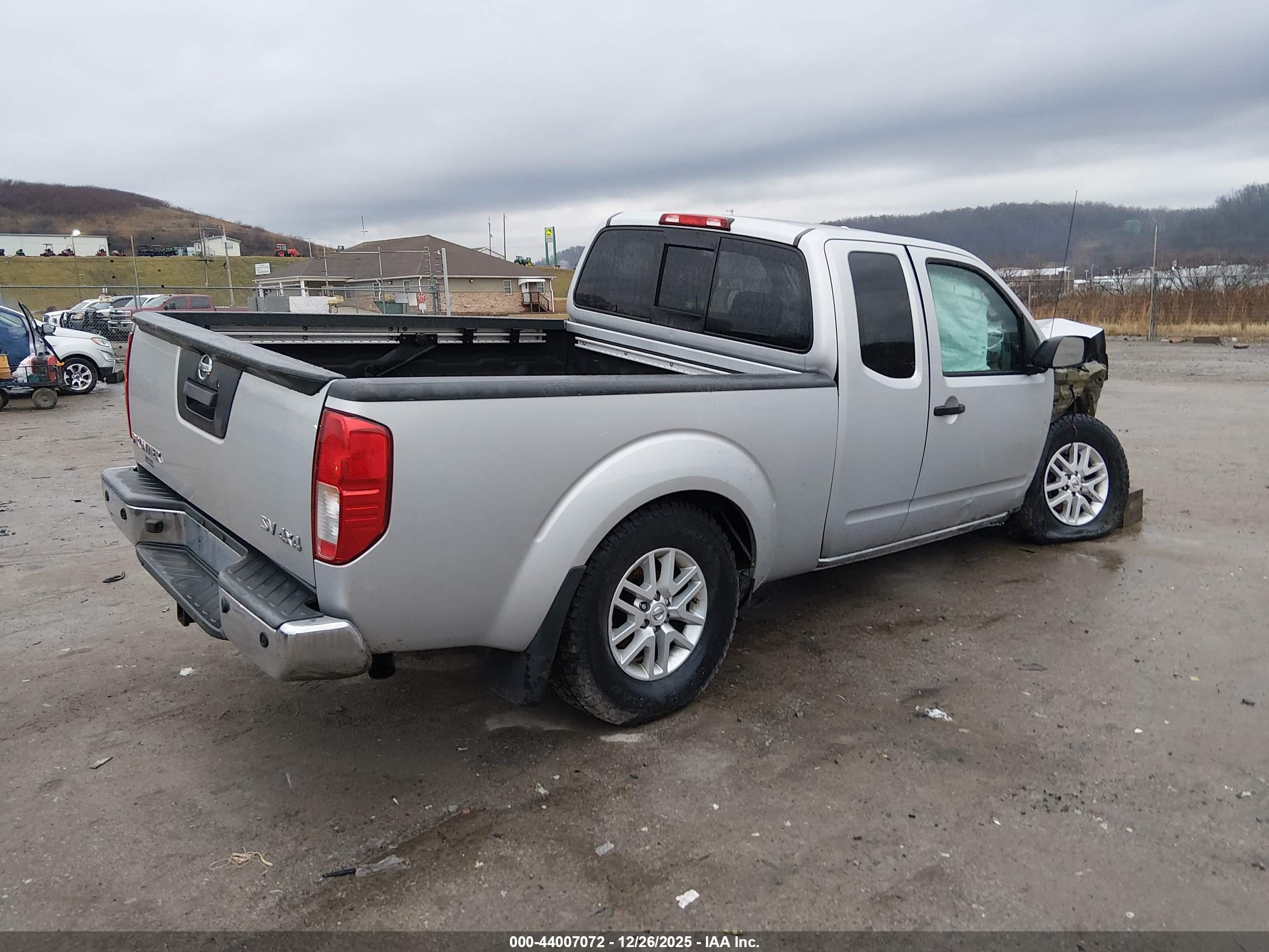 NISSAN FRONTIER image 4