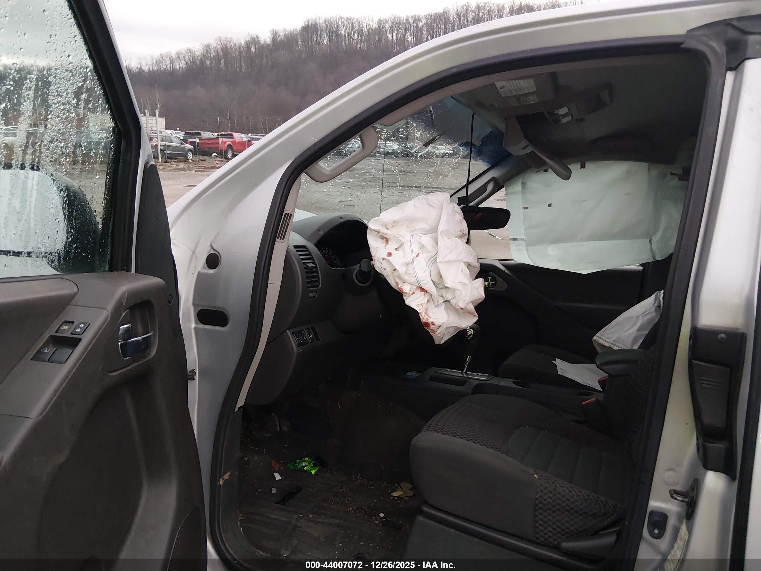 NISSAN FRONTIER image 5
