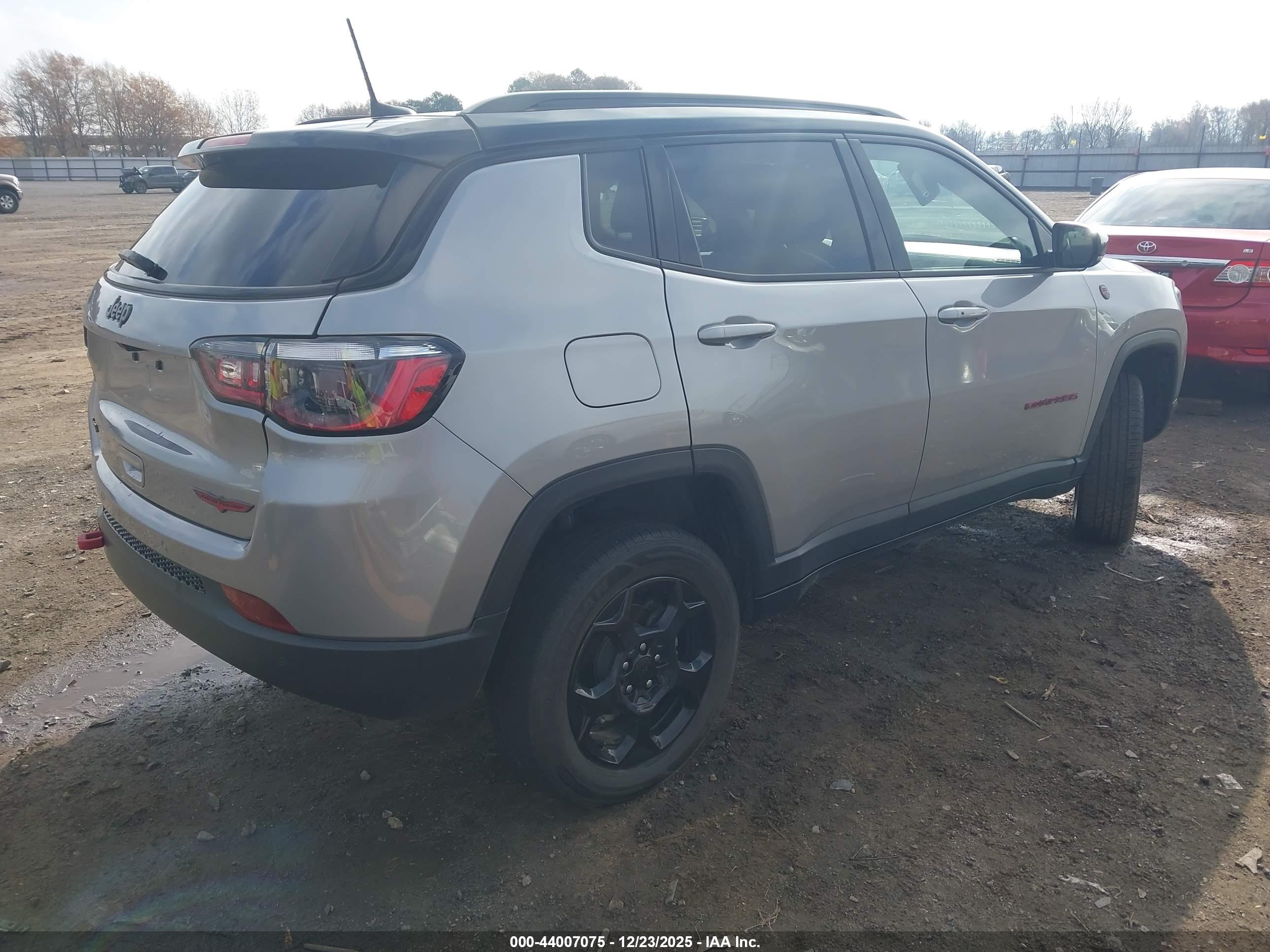 JEEP COMPASS image 4