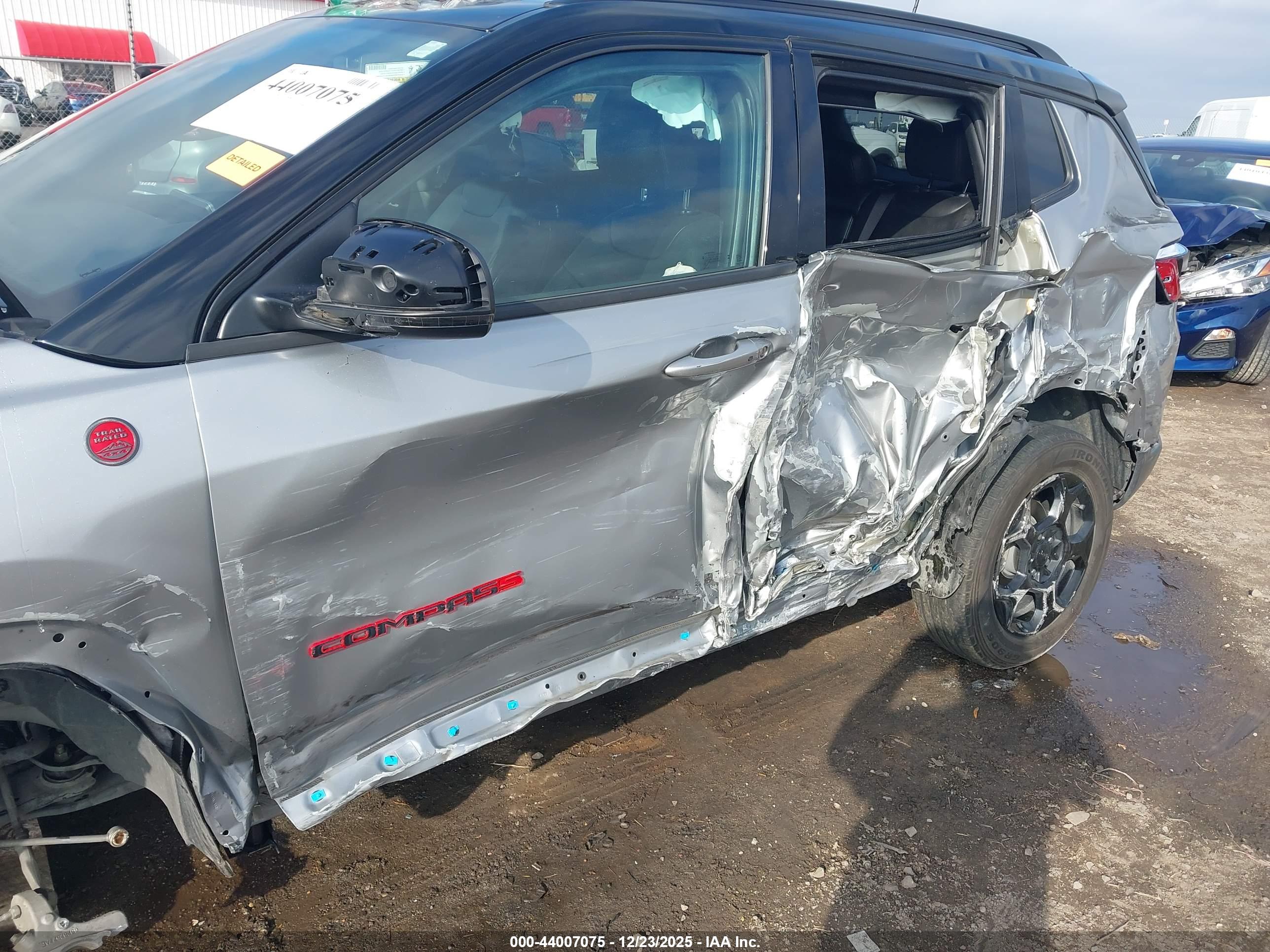 JEEP COMPASS image 6