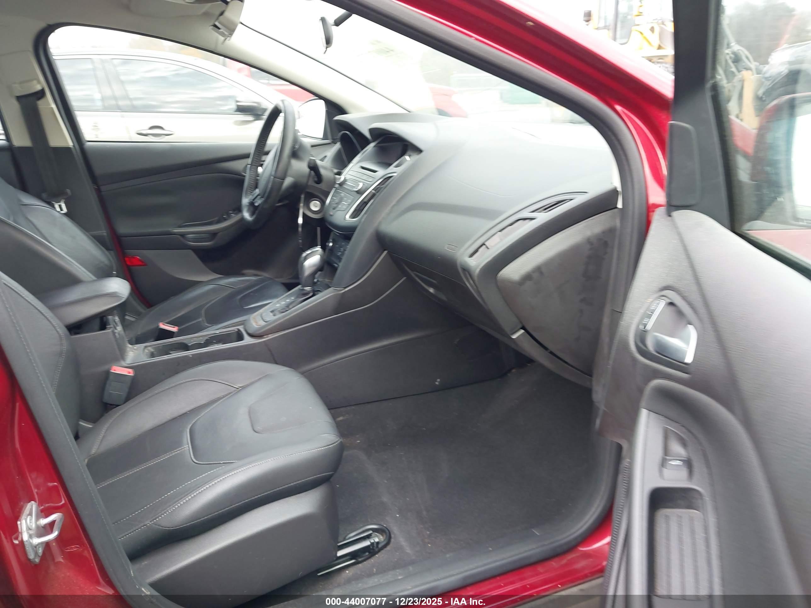 FORD FOCUS image 5