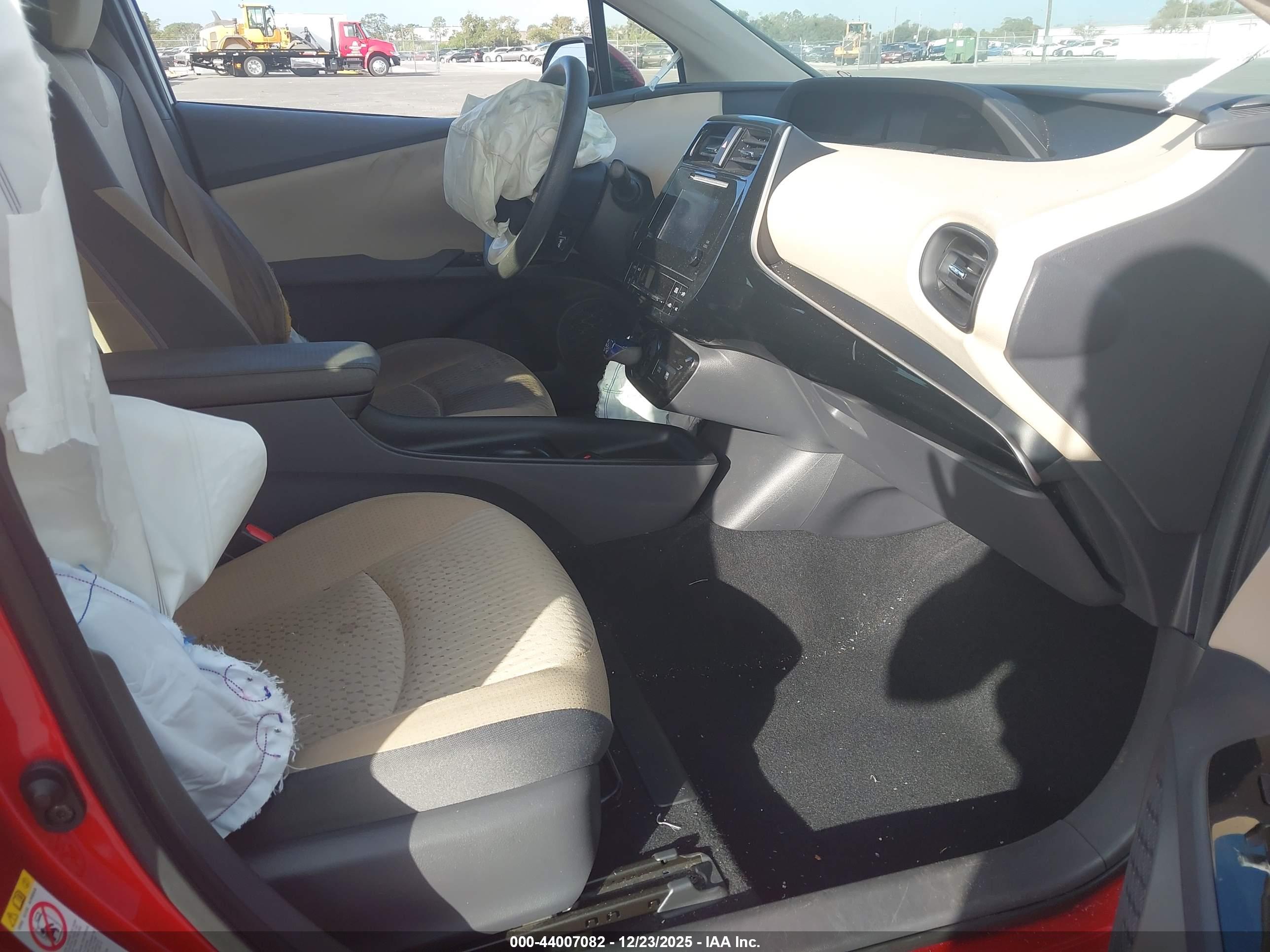 TOYOTA PRIUS image 5