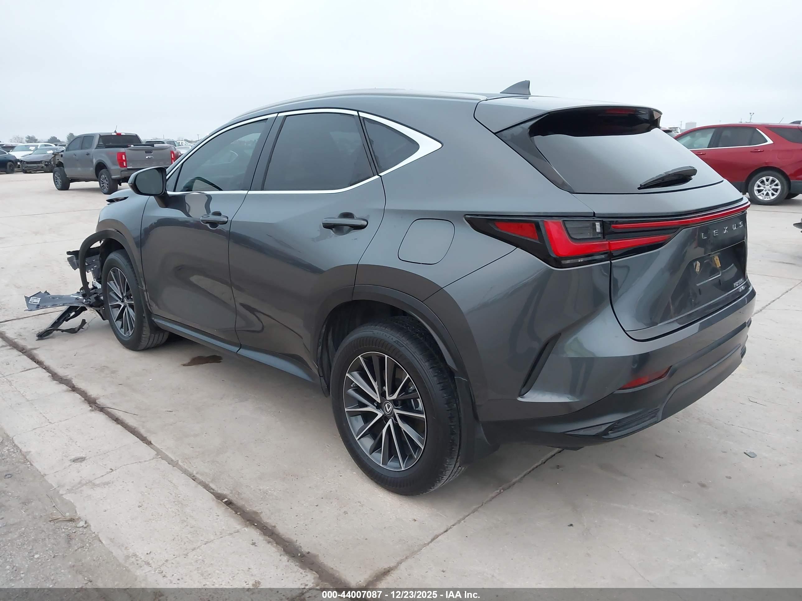 LEXUS NX image 3