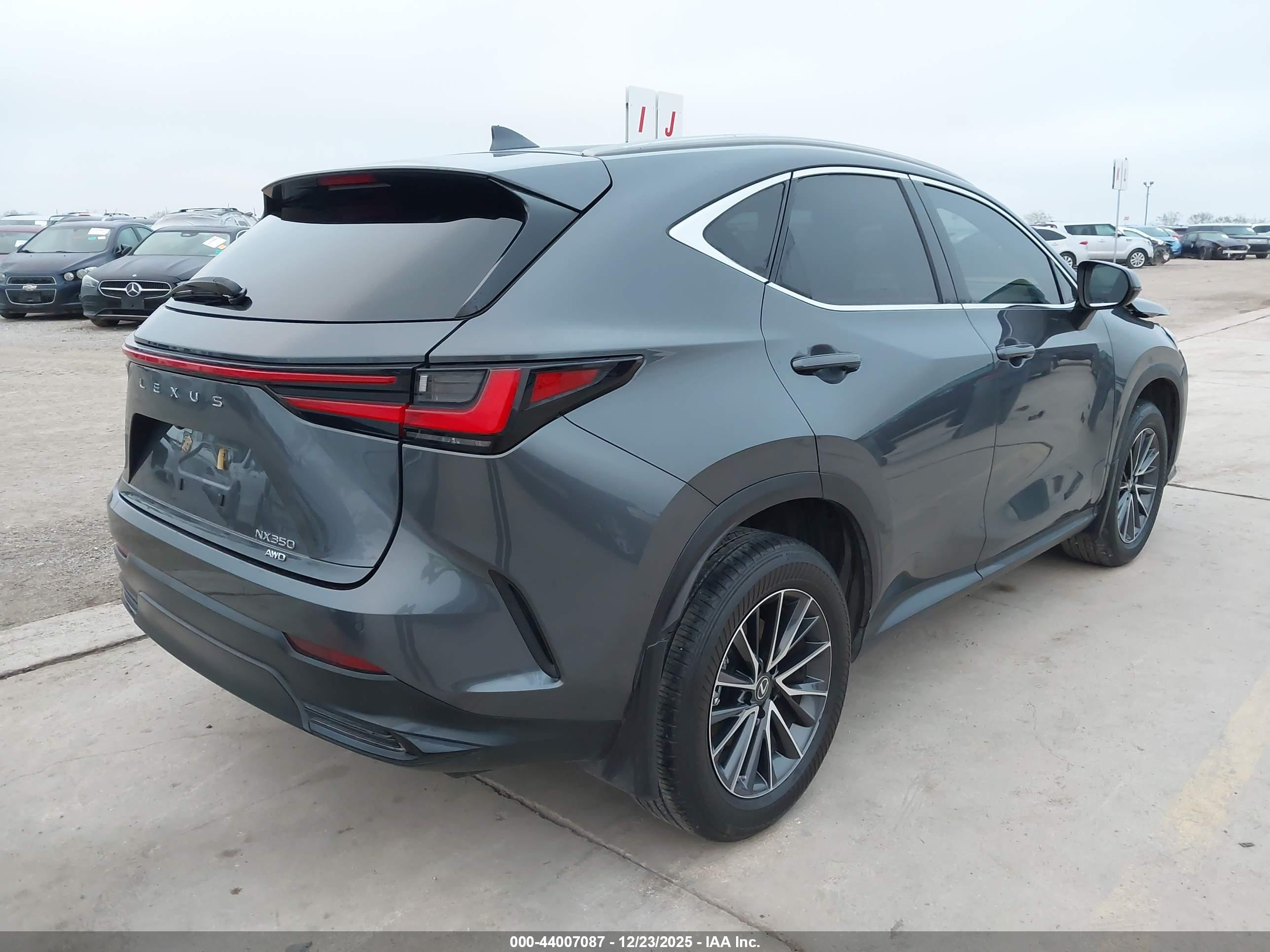 LEXUS NX image 4