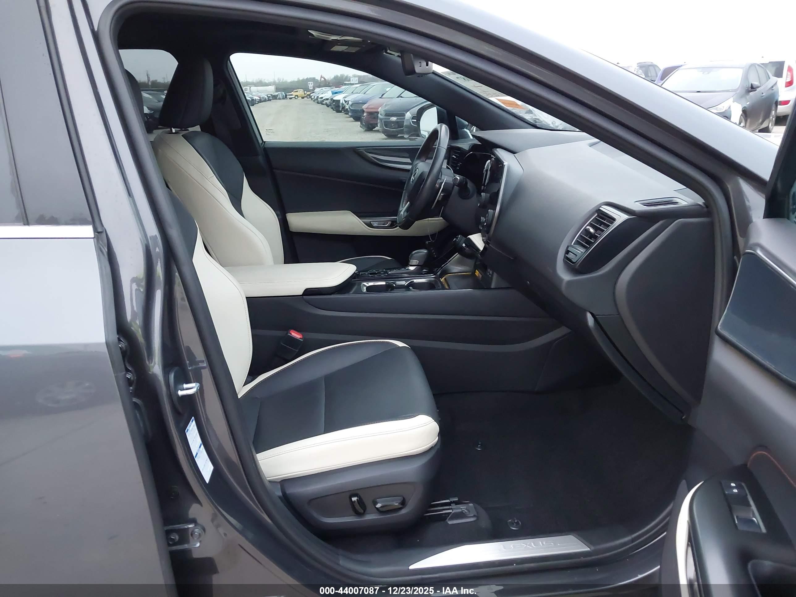 LEXUS NX image 5