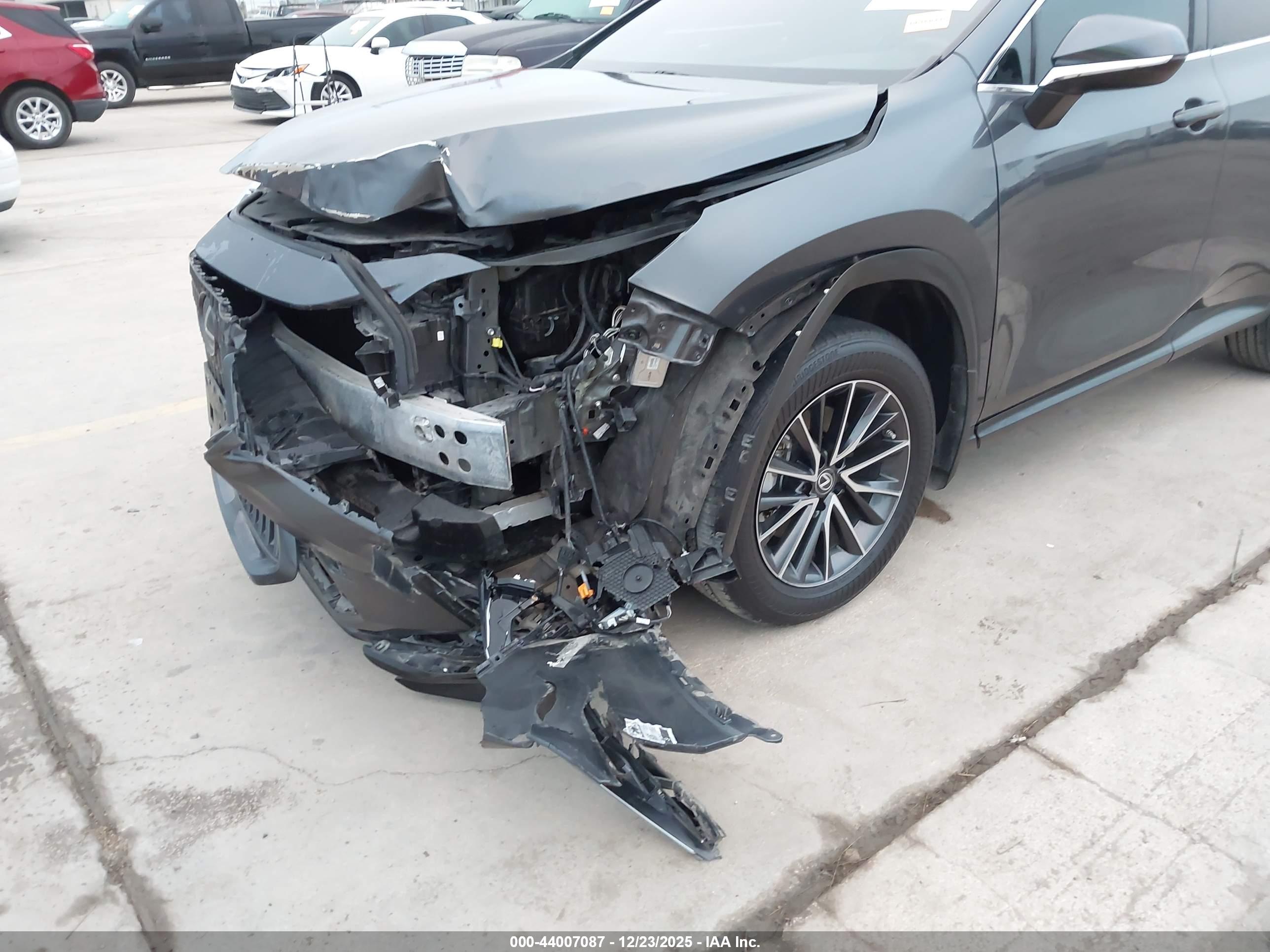 LEXUS NX image 6