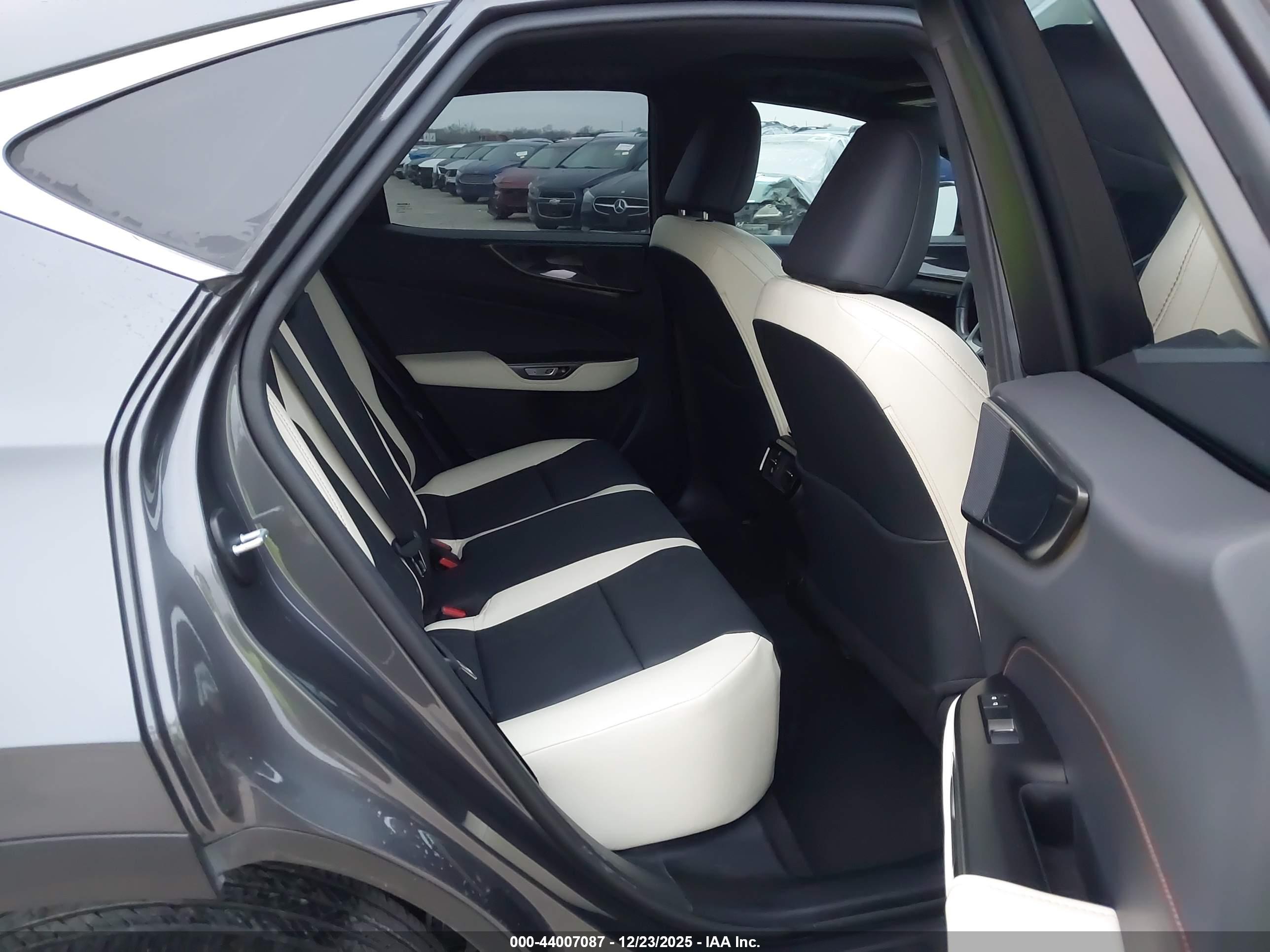 LEXUS NX image 8