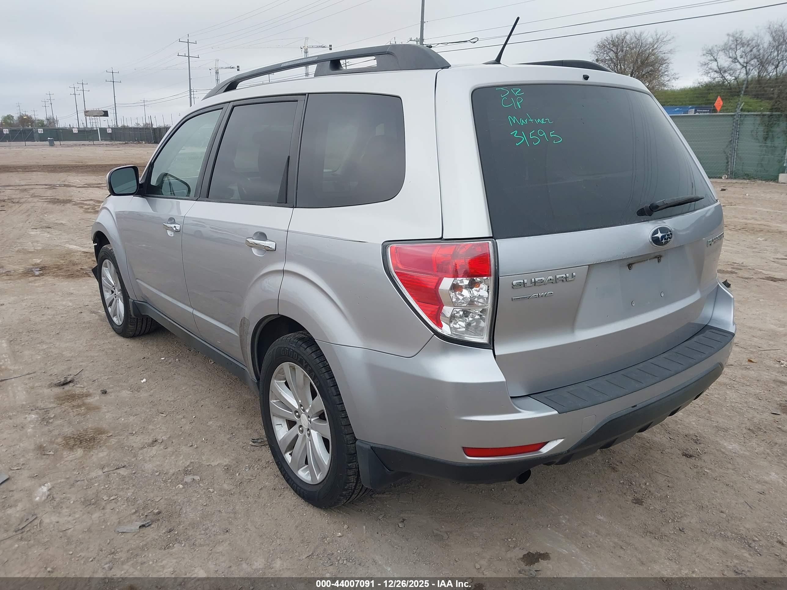 SUBARU FORESTER image 3