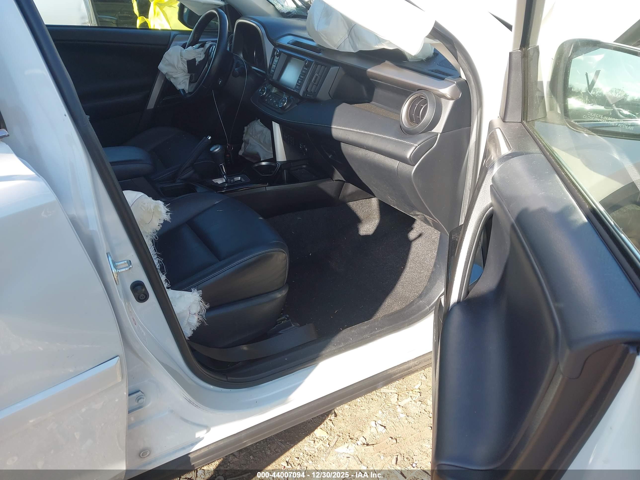 TOYOTA RAV4 image 5