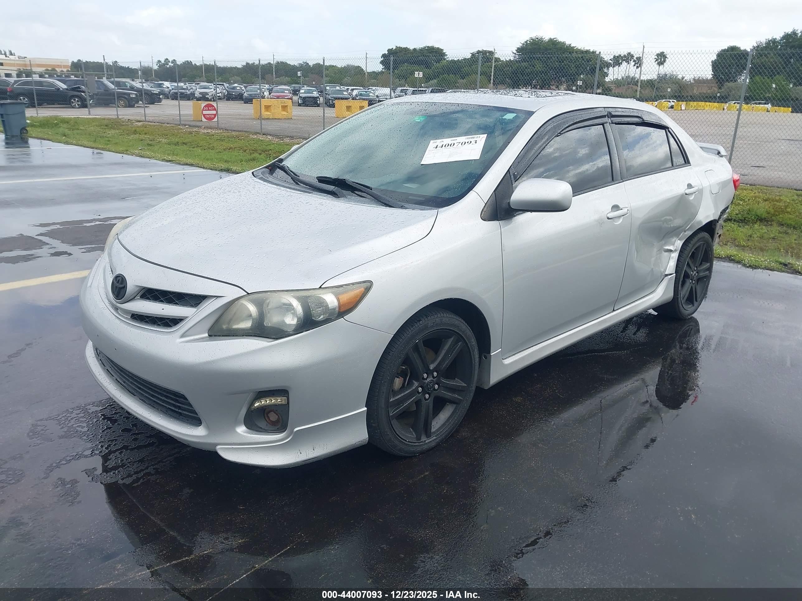 TOYOTA COROLLA image 2