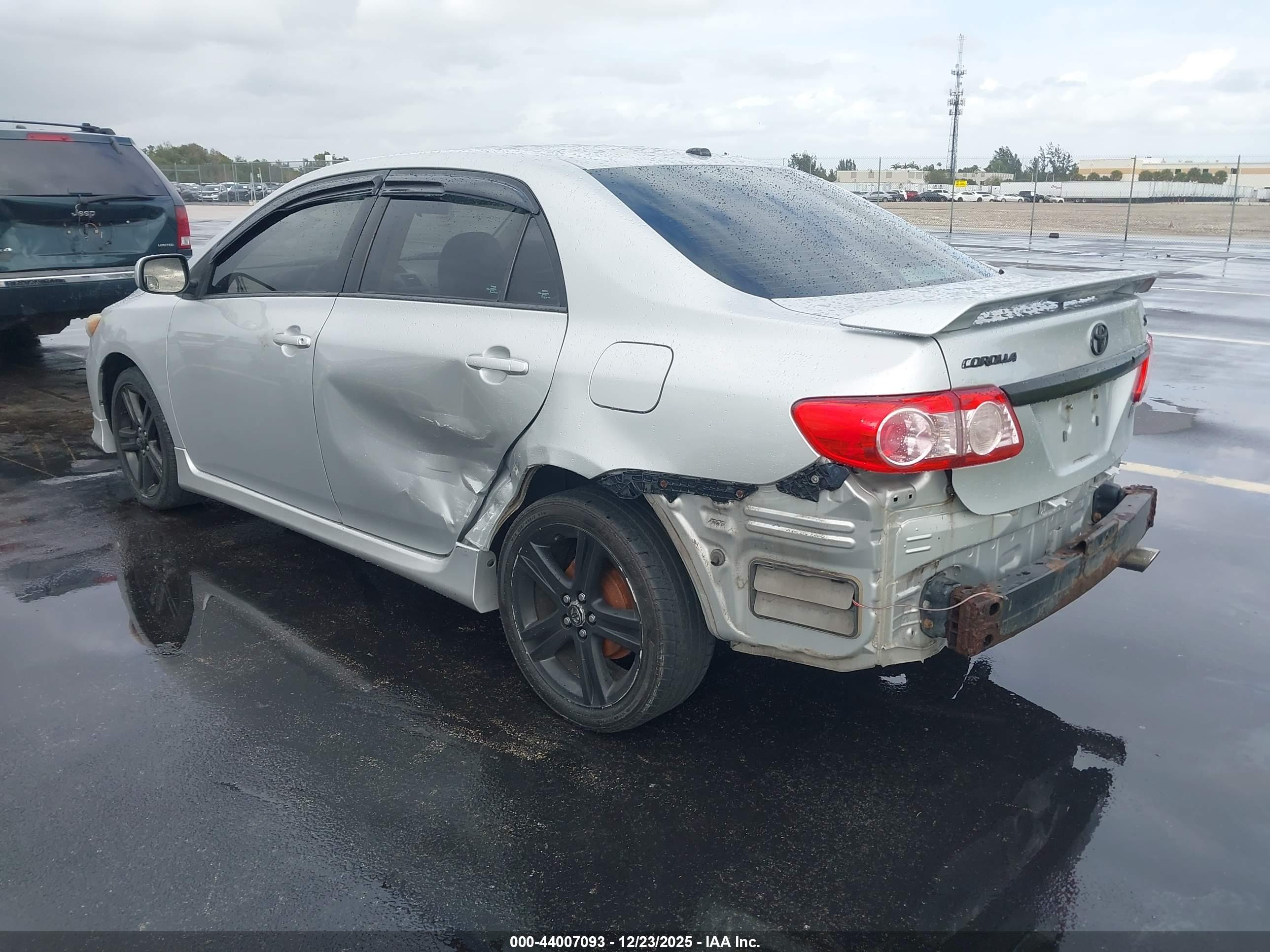 TOYOTA COROLLA image 3