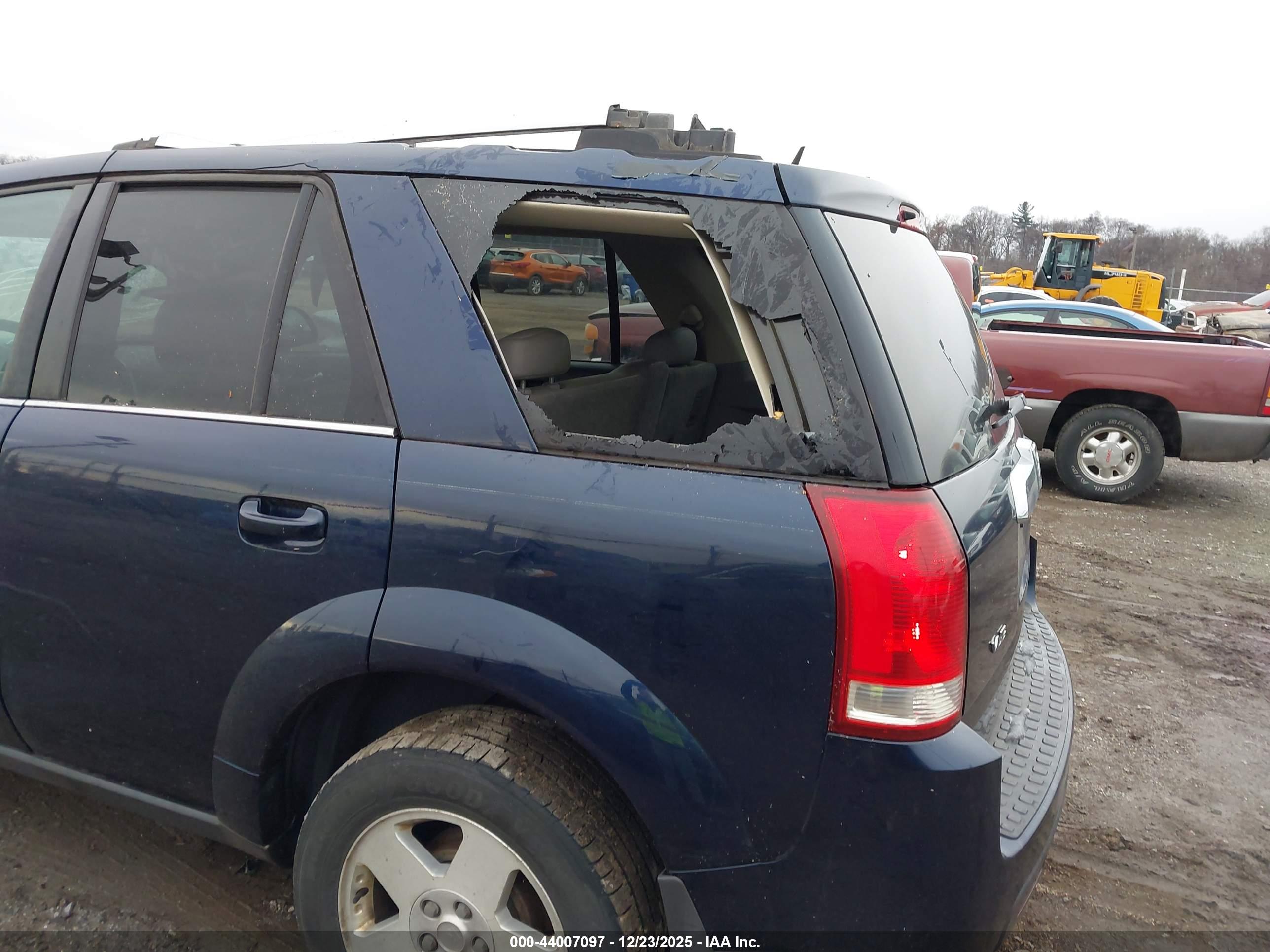 SATURN VUE image 6