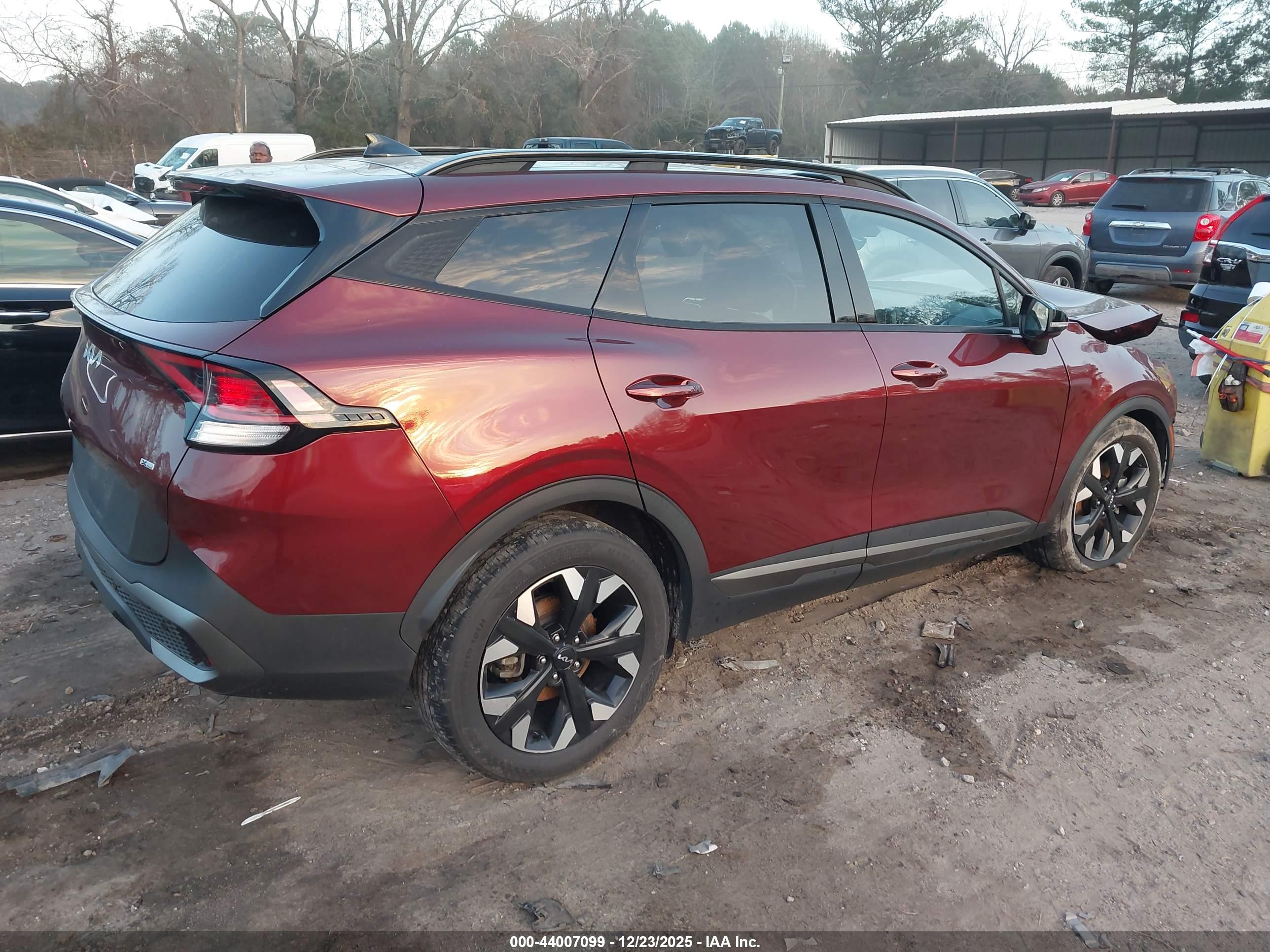 KIA SPORTAGE image 4