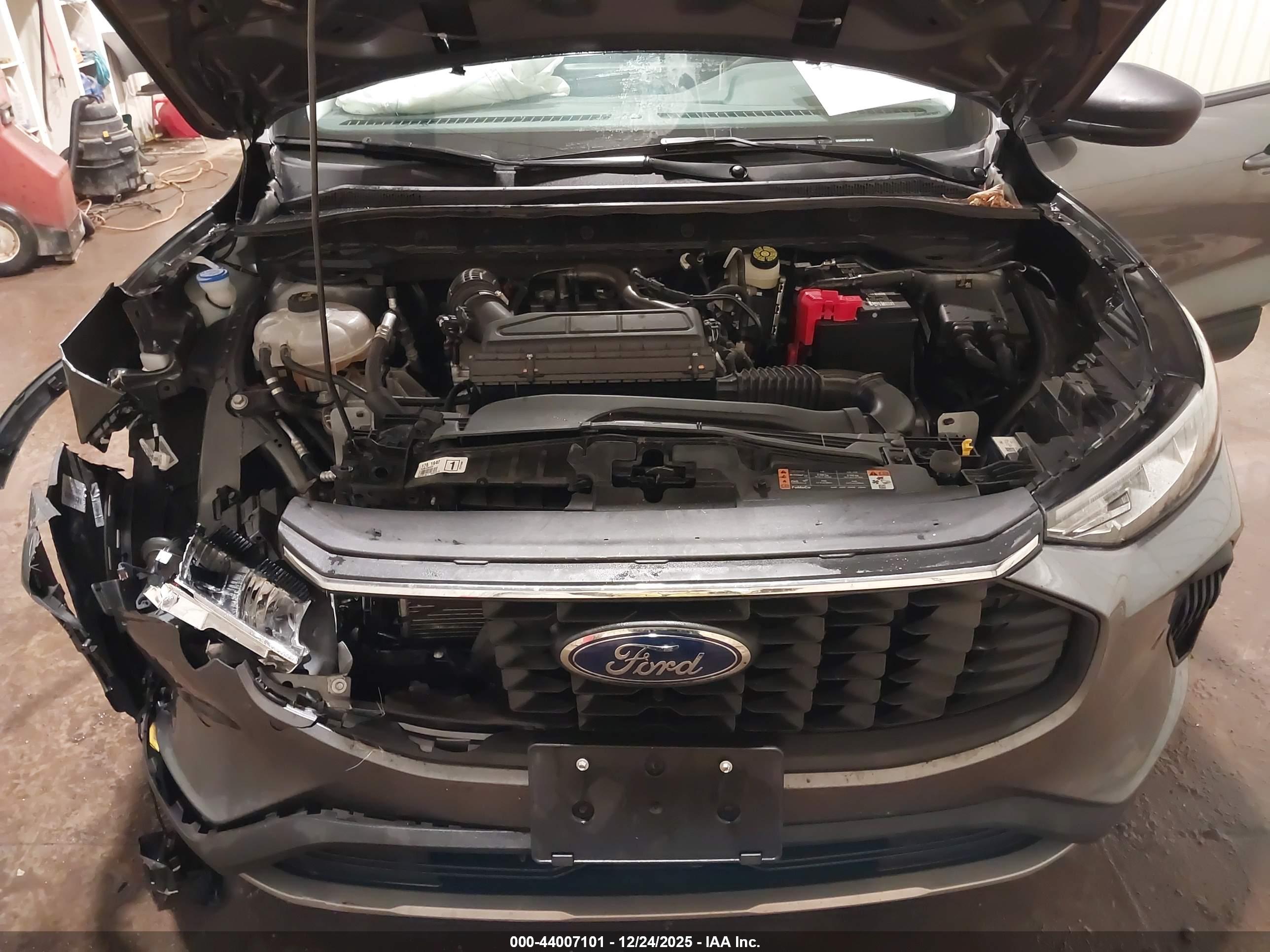 FORD ESCAPE image 10