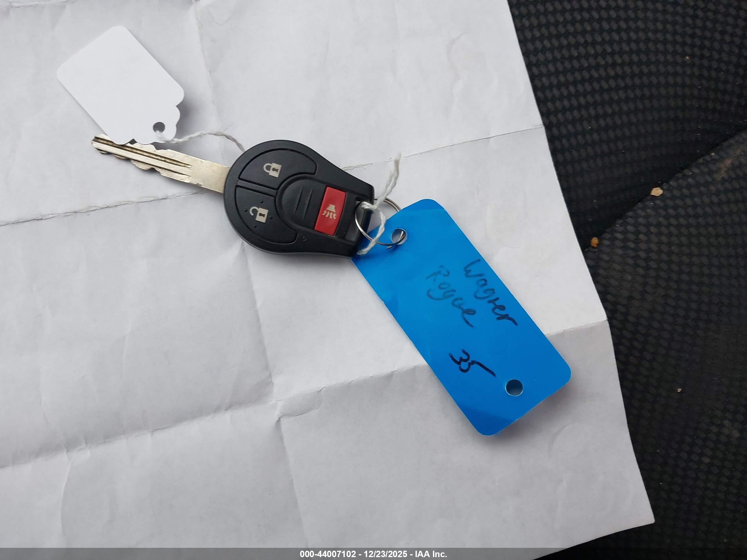 NISSAN ROGUE image 11
