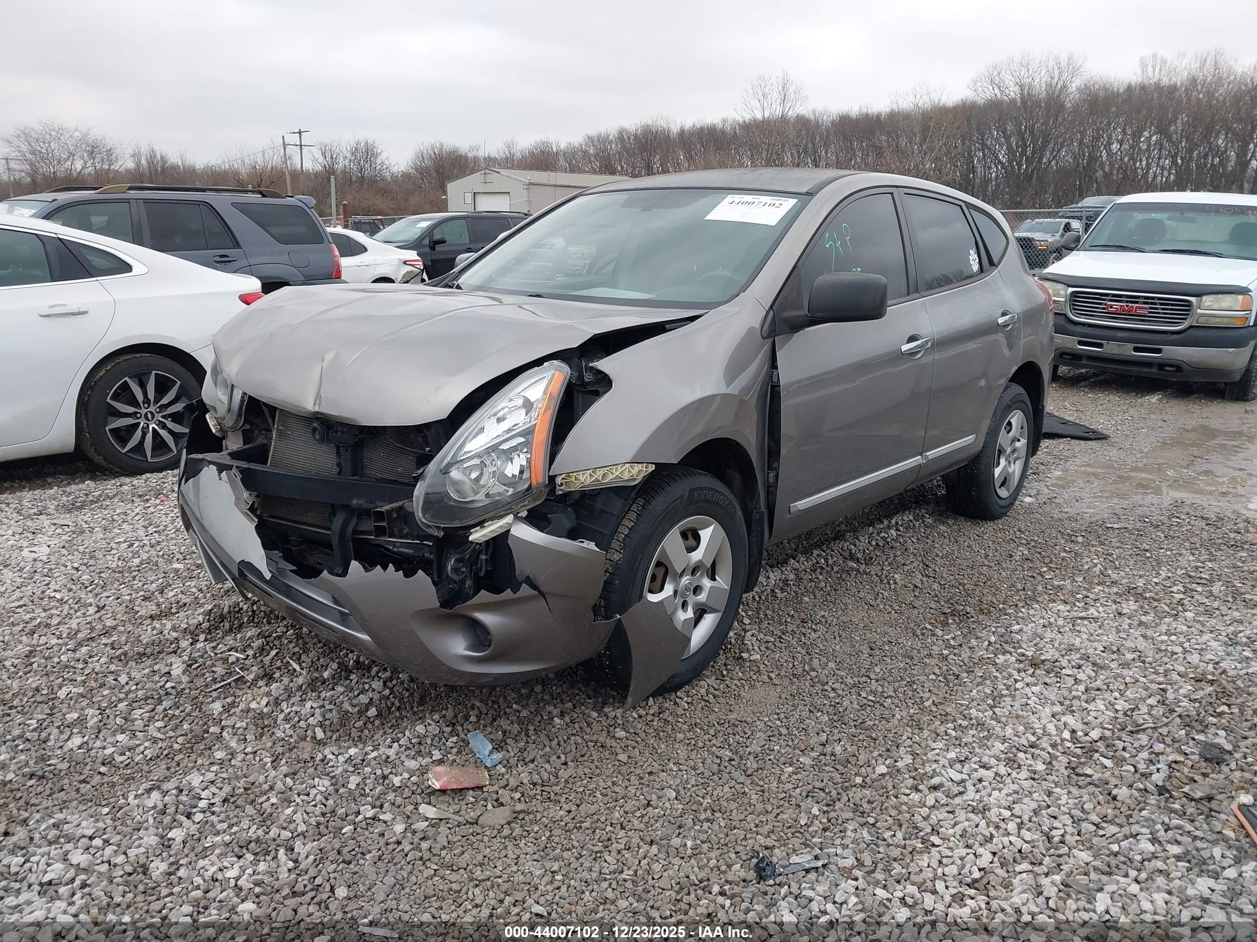 NISSAN ROGUE image 2