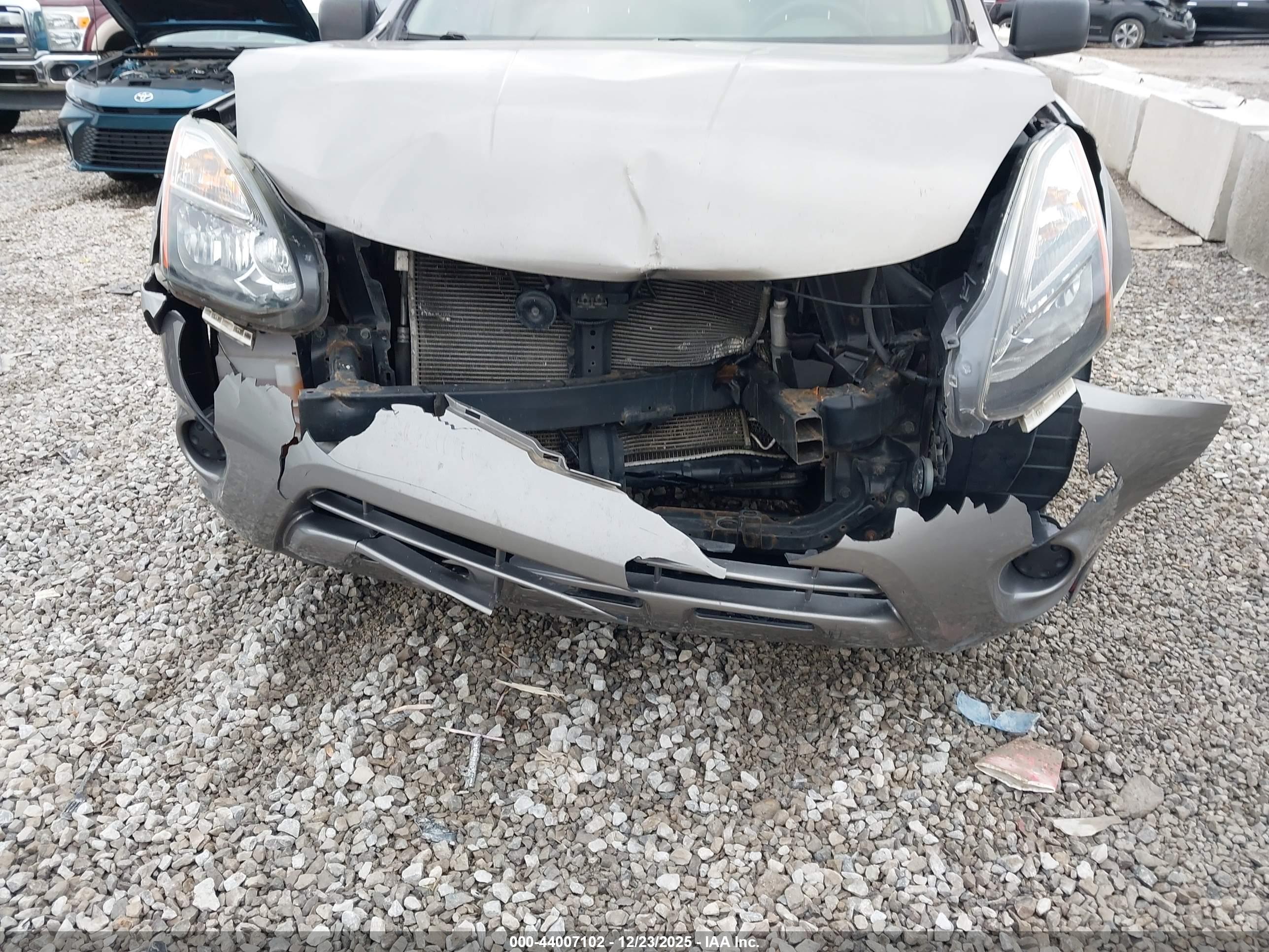 NISSAN ROGUE image 6