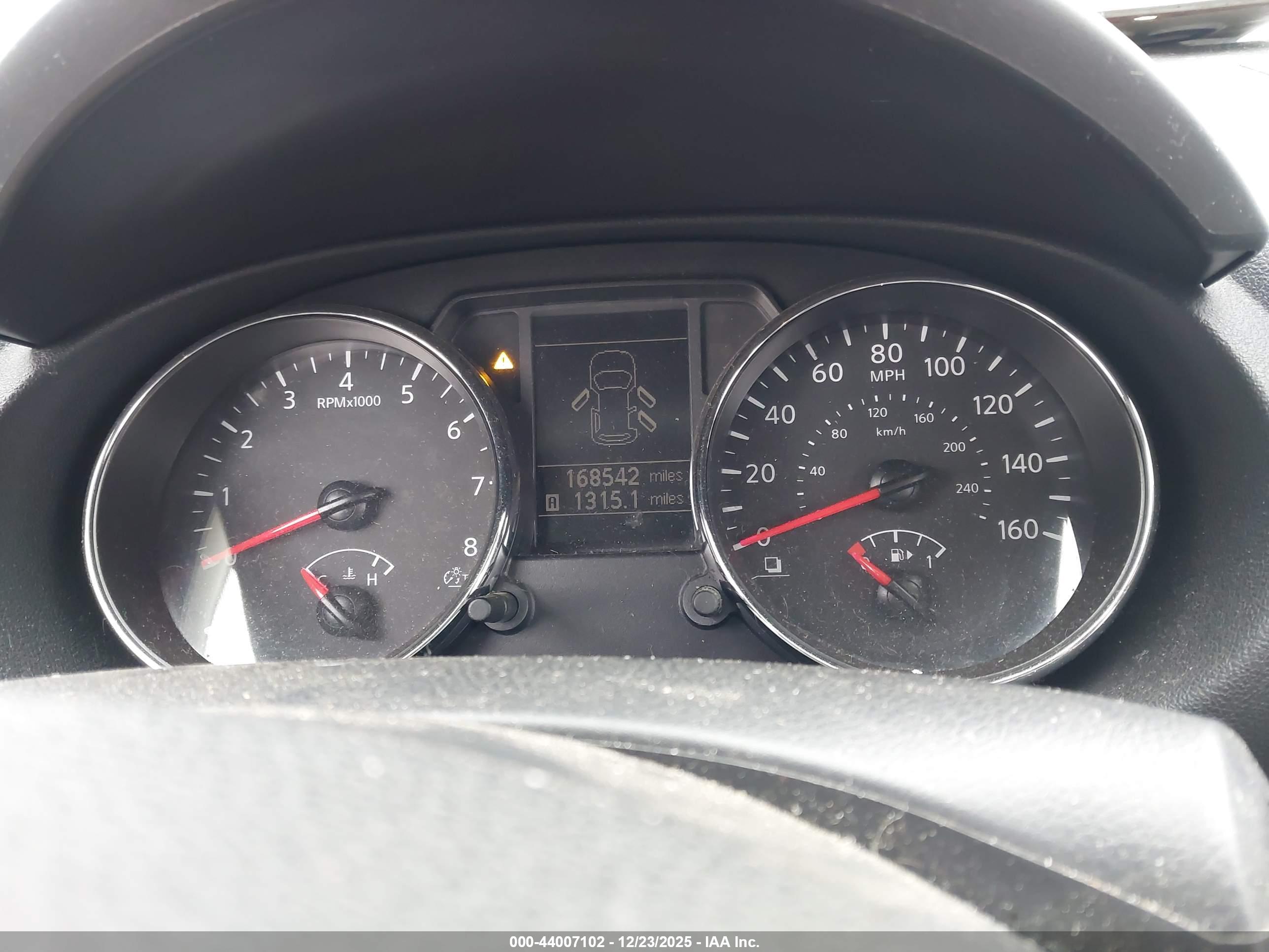 NISSAN ROGUE image 7
