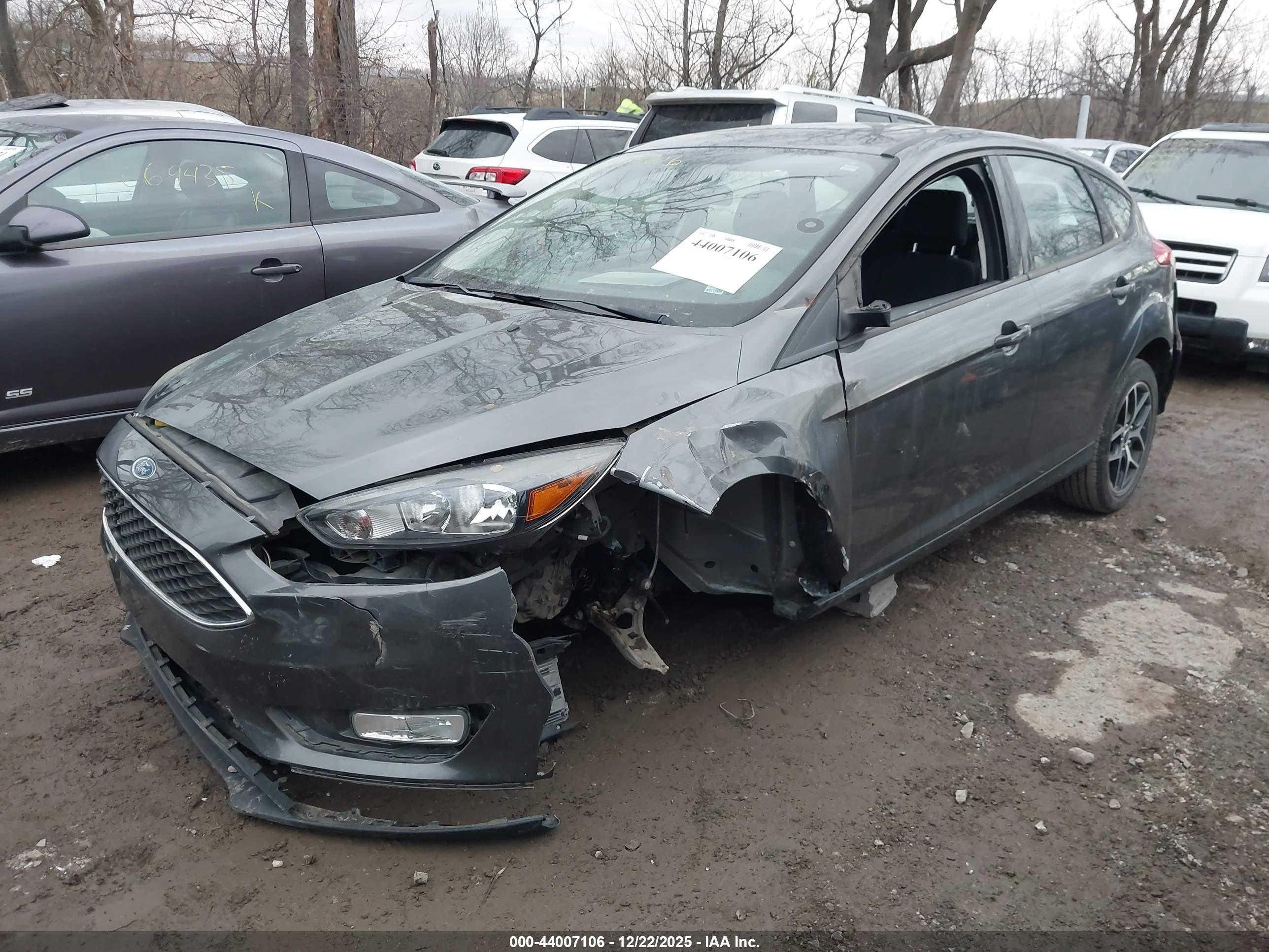 FORD FOCUS image 2