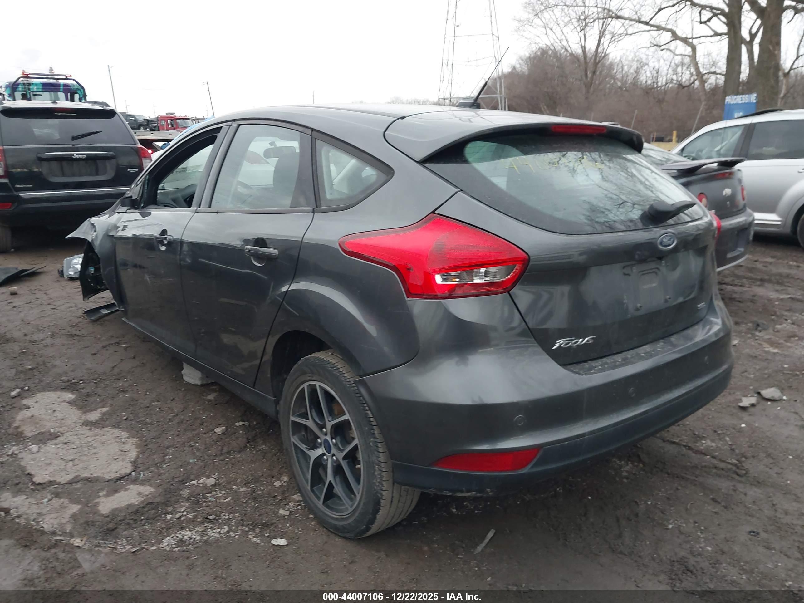 FORD FOCUS image 3