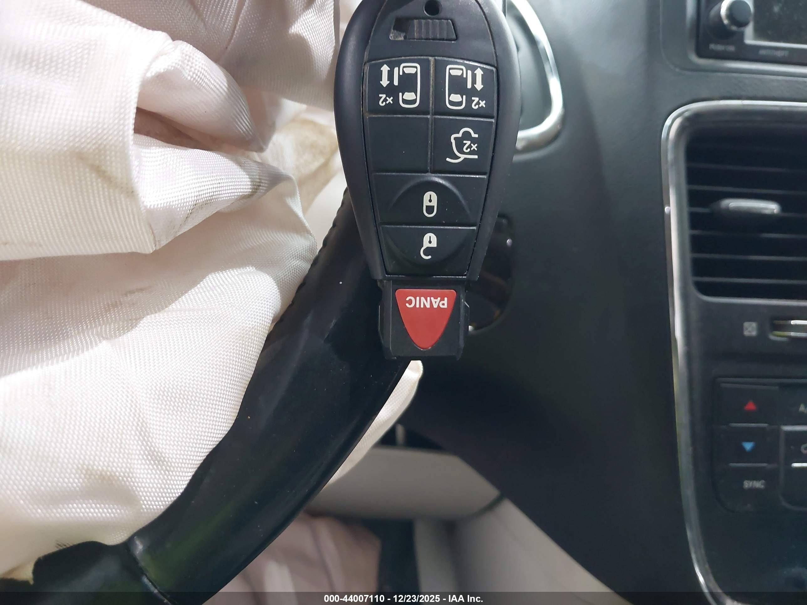 CHRYSLER TOWN image 11