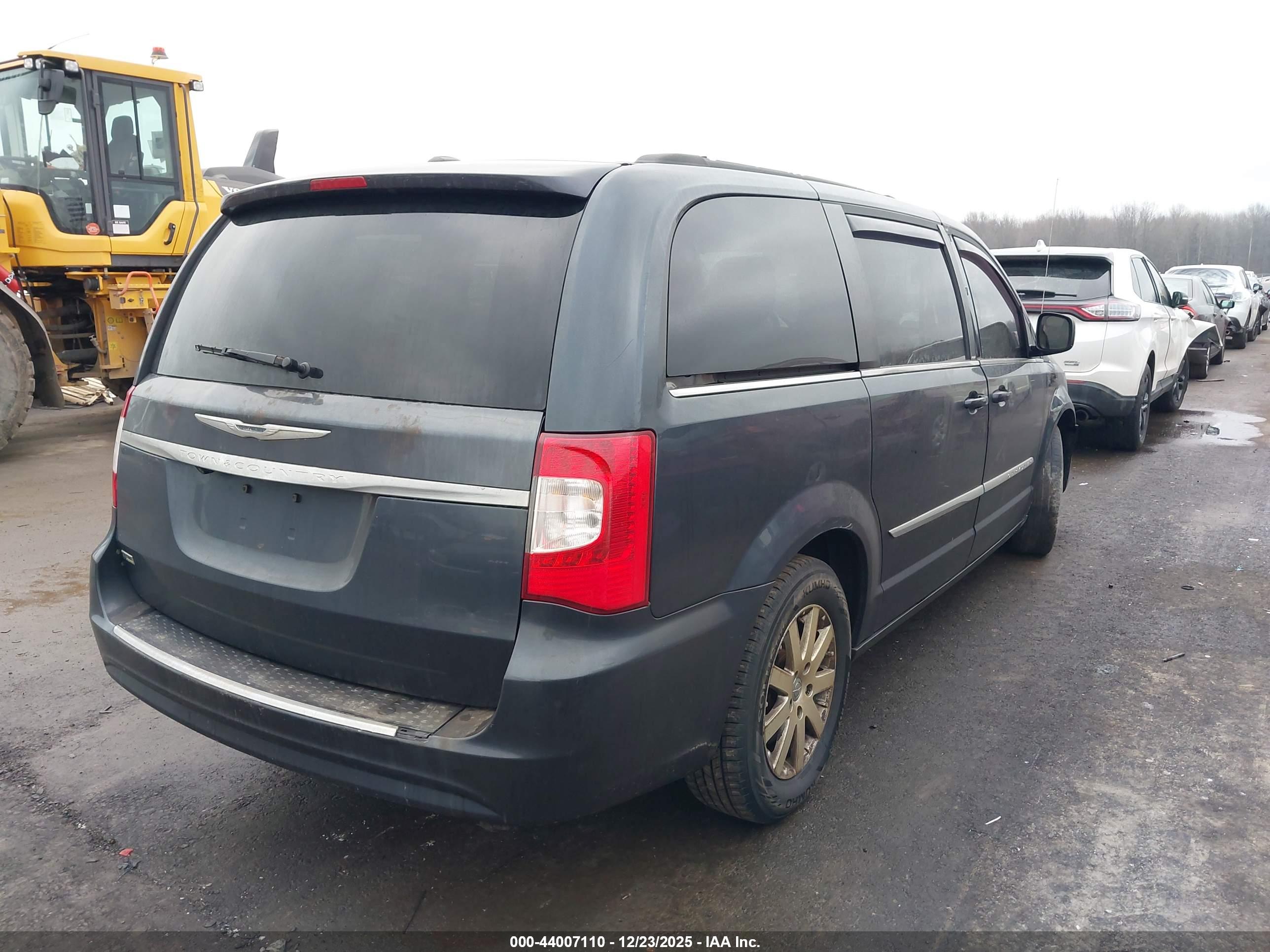 CHRYSLER TOWN image 4