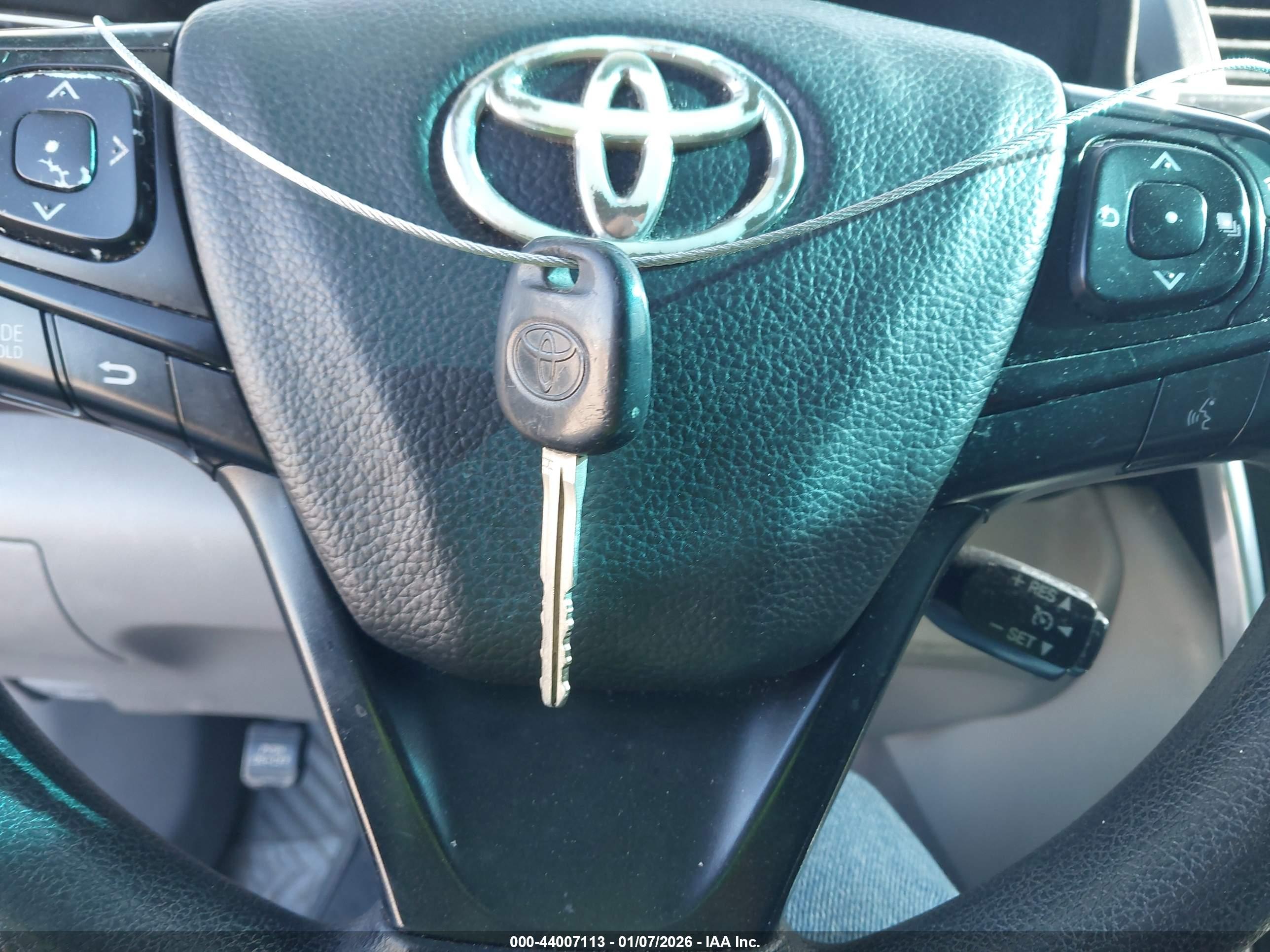 TOYOTA CAMRY image 11