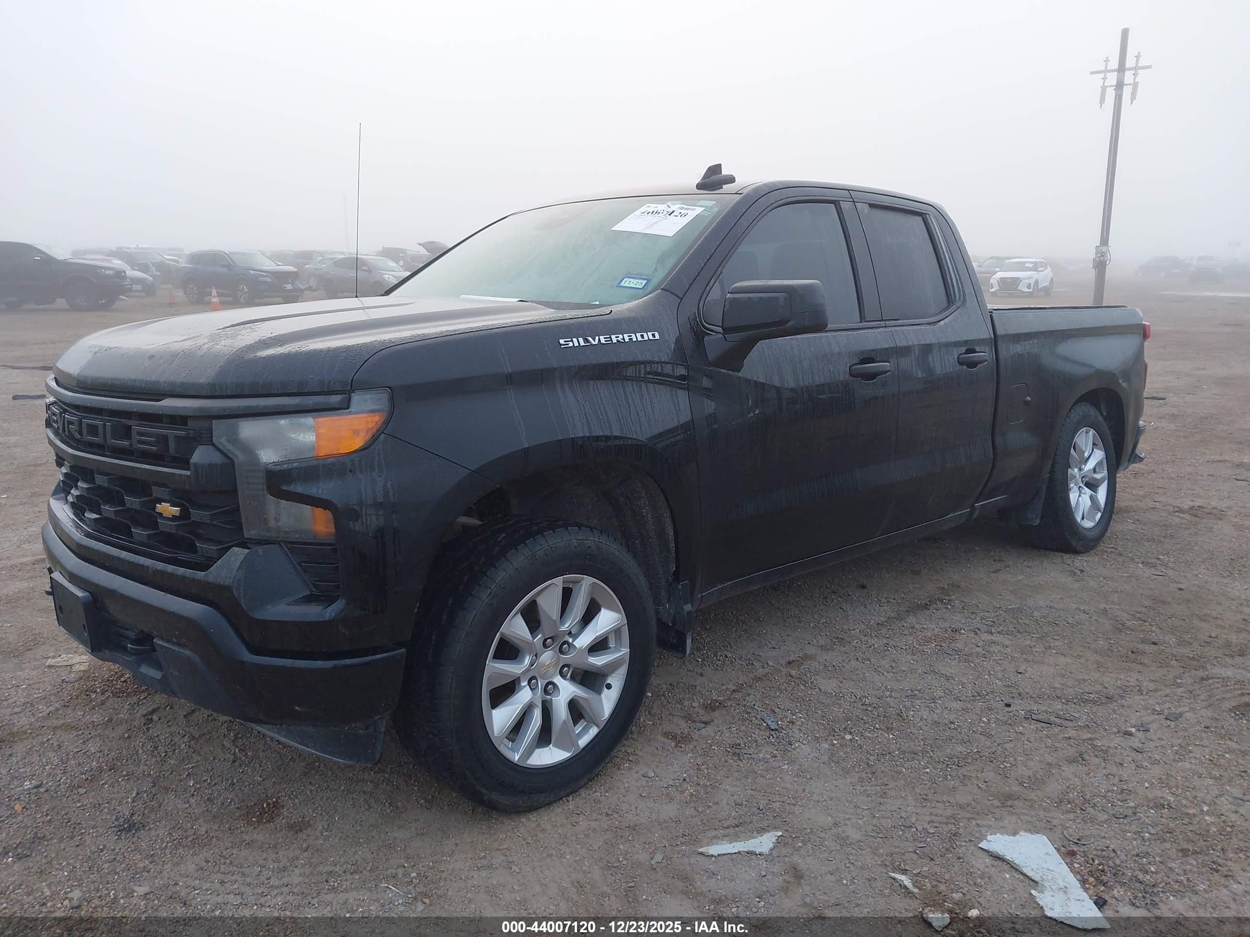 CHEVROLET SILVERADO image 2