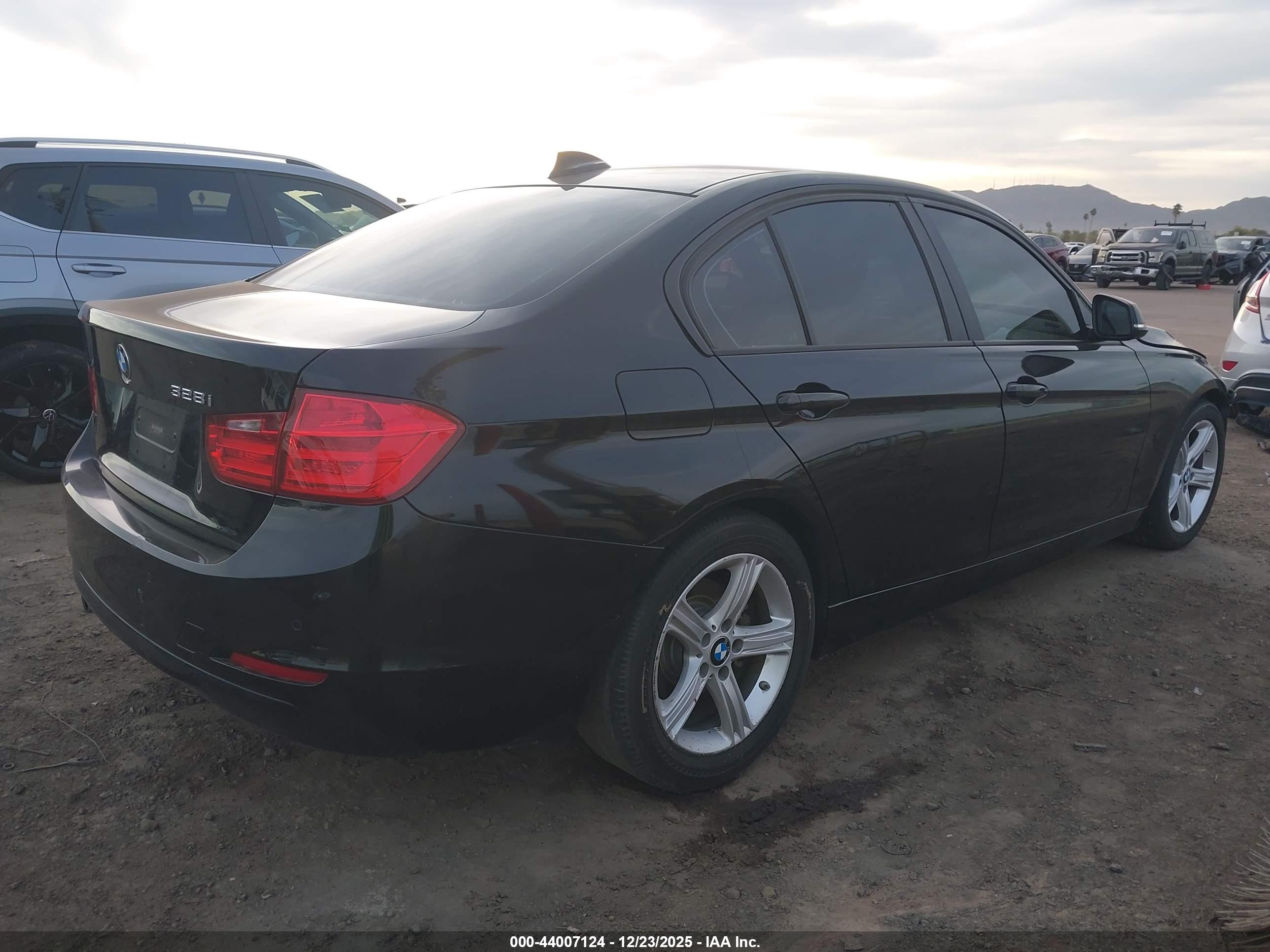 BMW 328I image 4