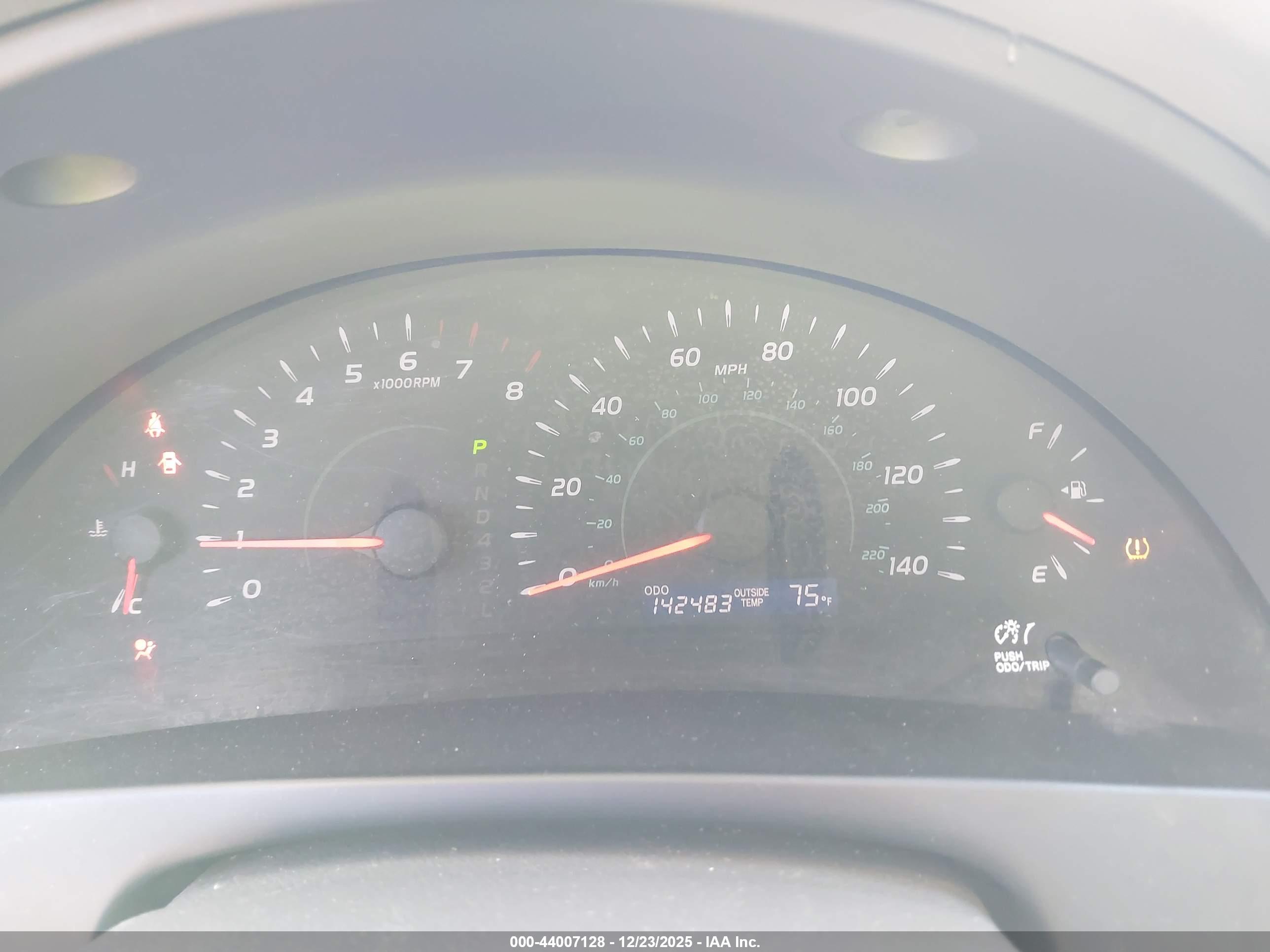 TOYOTA CAMRY image 7