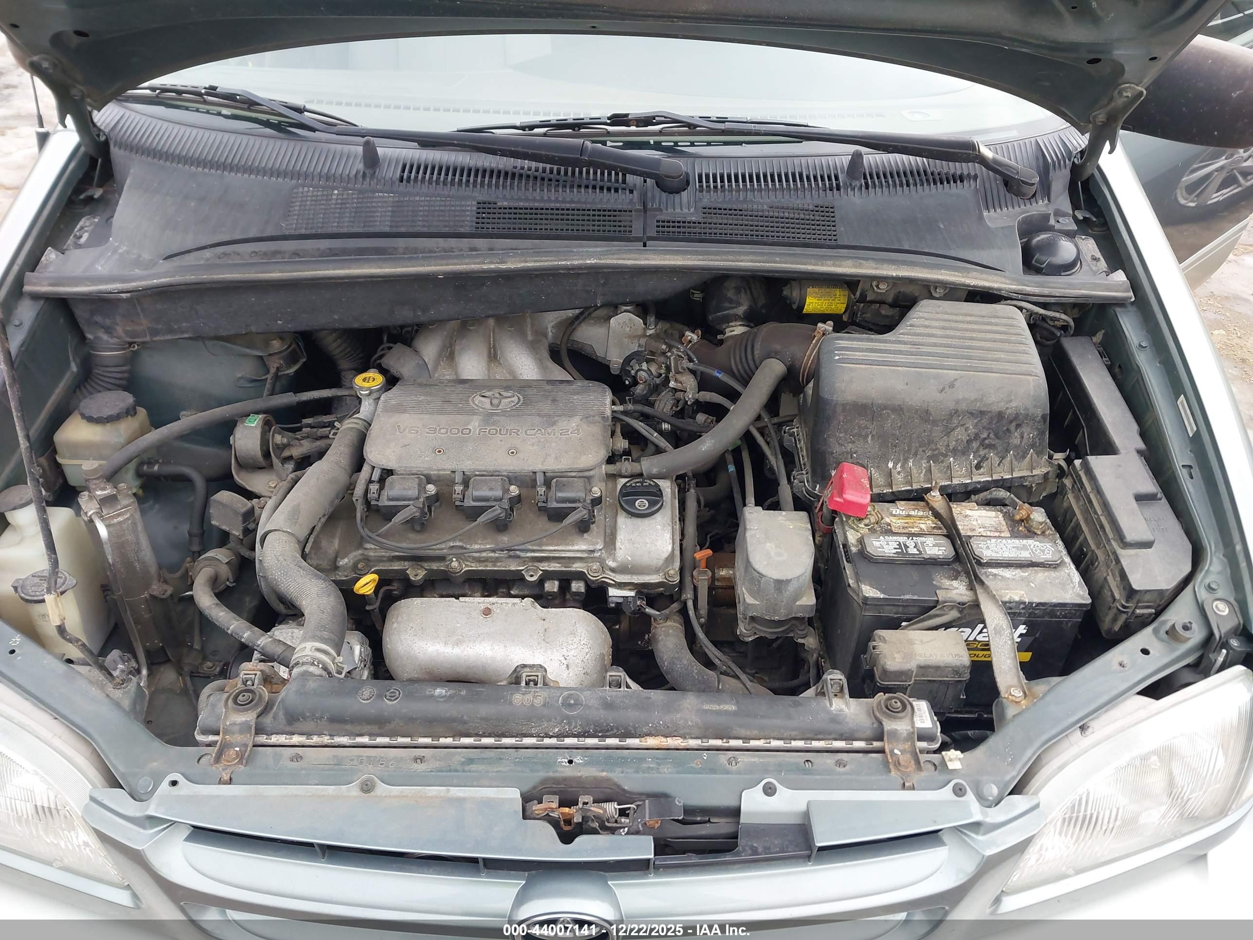 TOYOTA SIENNA image 10