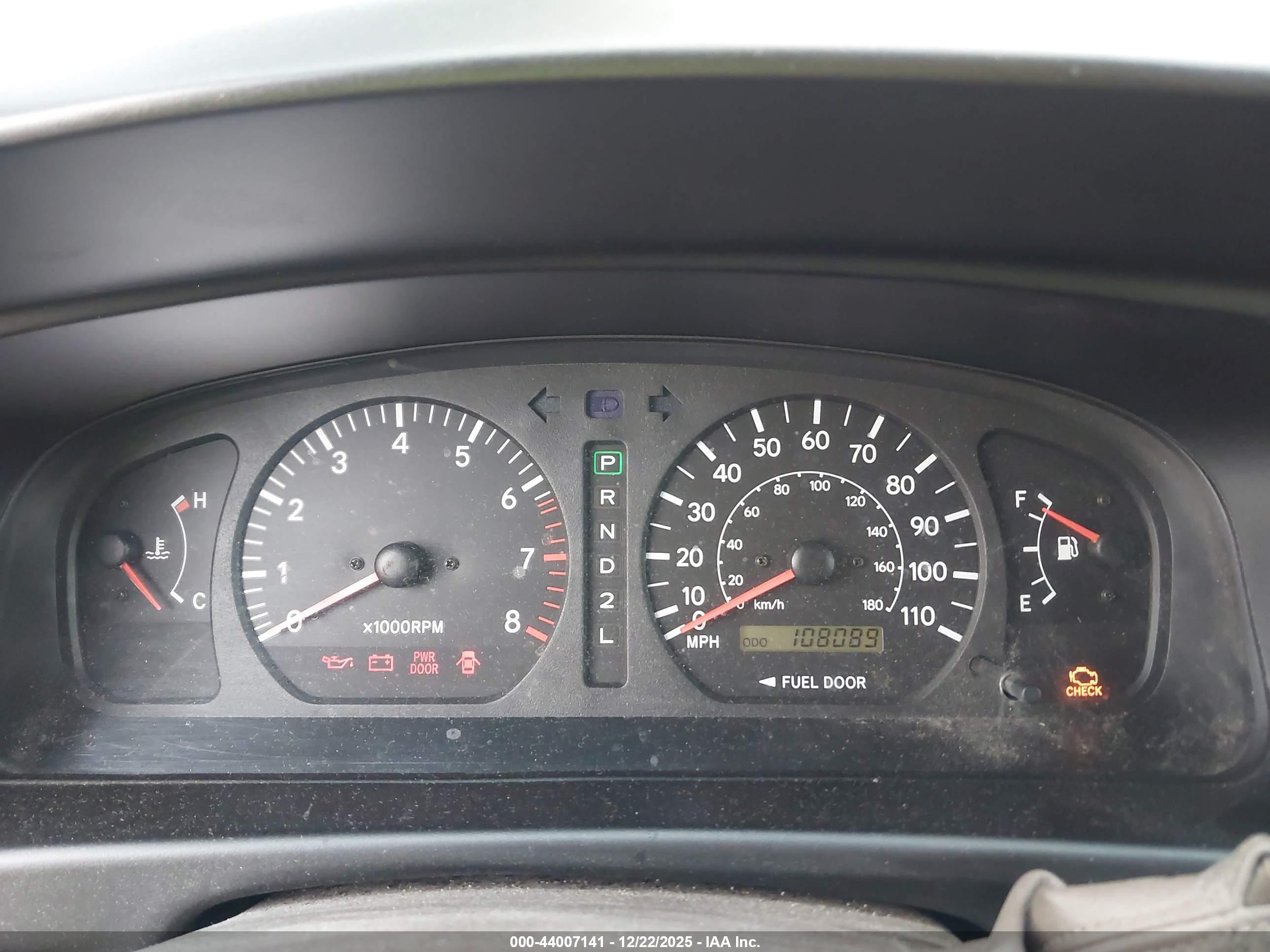 TOYOTA SIENNA image 7