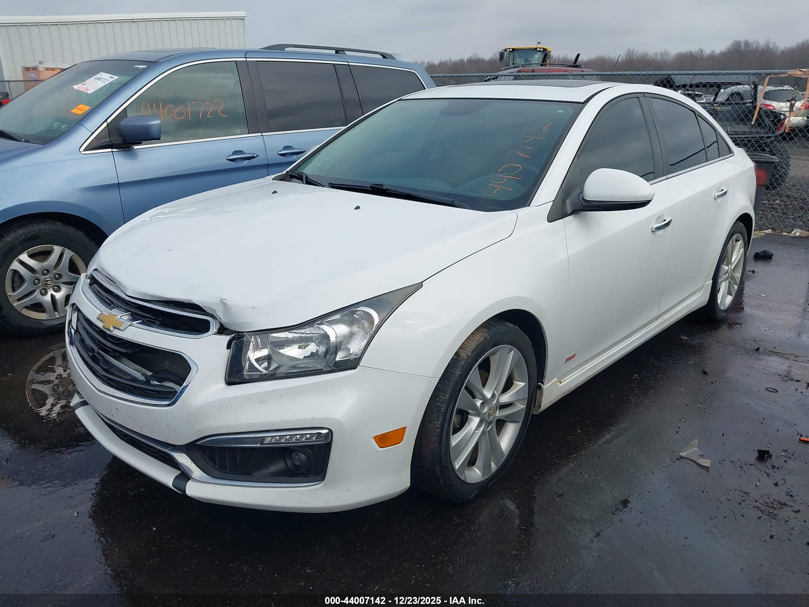 CHEVROLET CRUZE image 2